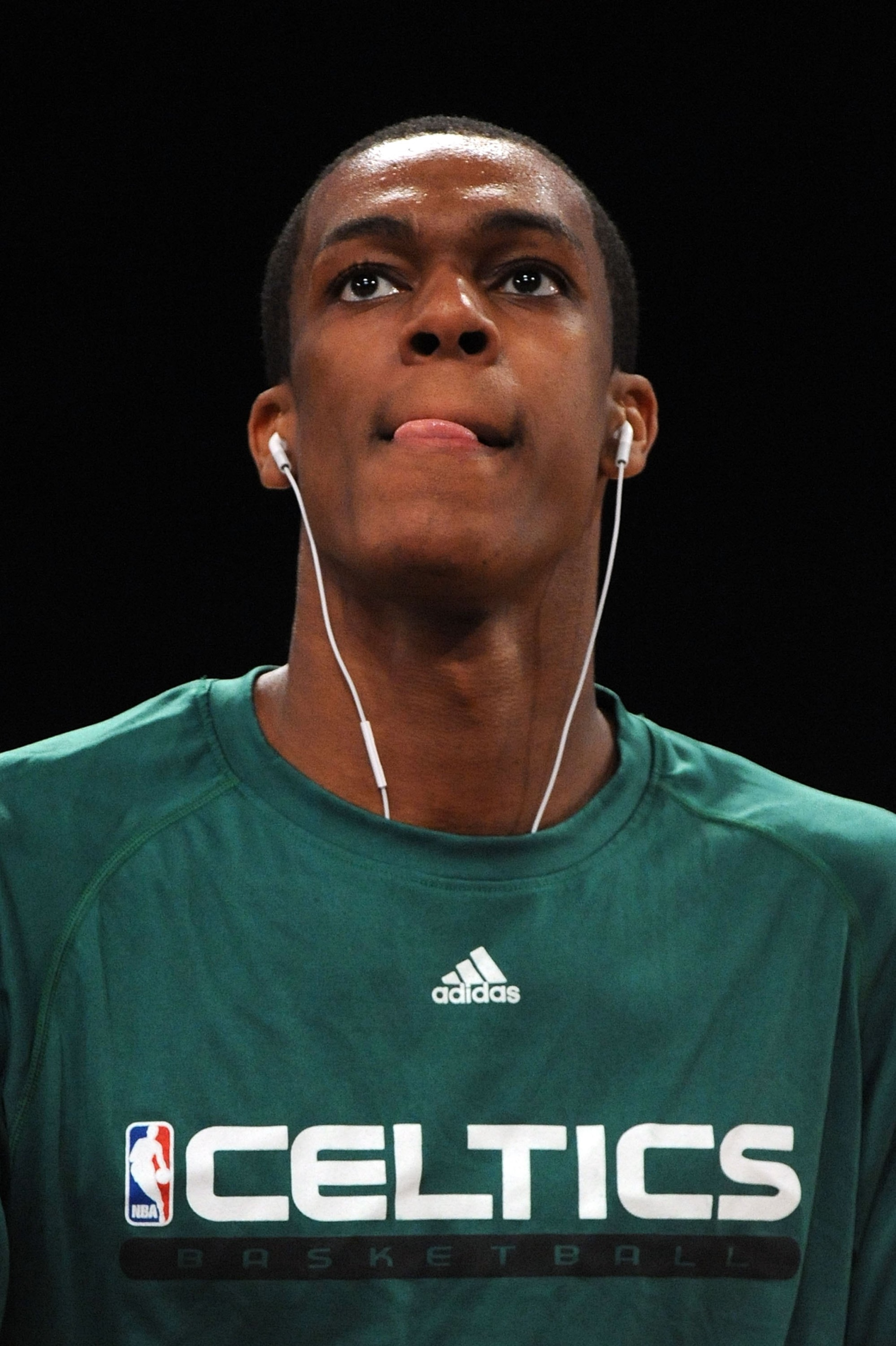 LOS ANGELES, CA - JUNE 15: Rajon Rondo #9 of the Boston Celtics warms up before taking on the Los Angeles Lakers in Game Six of the 2010 NBA Finals at Staples Center on June 15, 2010 in Los Angeles, California. NOTE TO USER: User expressly acknowledges LOS ANGELES, CA - JUNE 15: Rajon Rondo #9 of the Boston Celtics warms up before taking on the Los Angeles Lakers in Game Six of the 2010 NBA Finals at Staples Center on June 15, 2010 in Los Angeles, California. NOTE TO USER: User expressly acknowledges