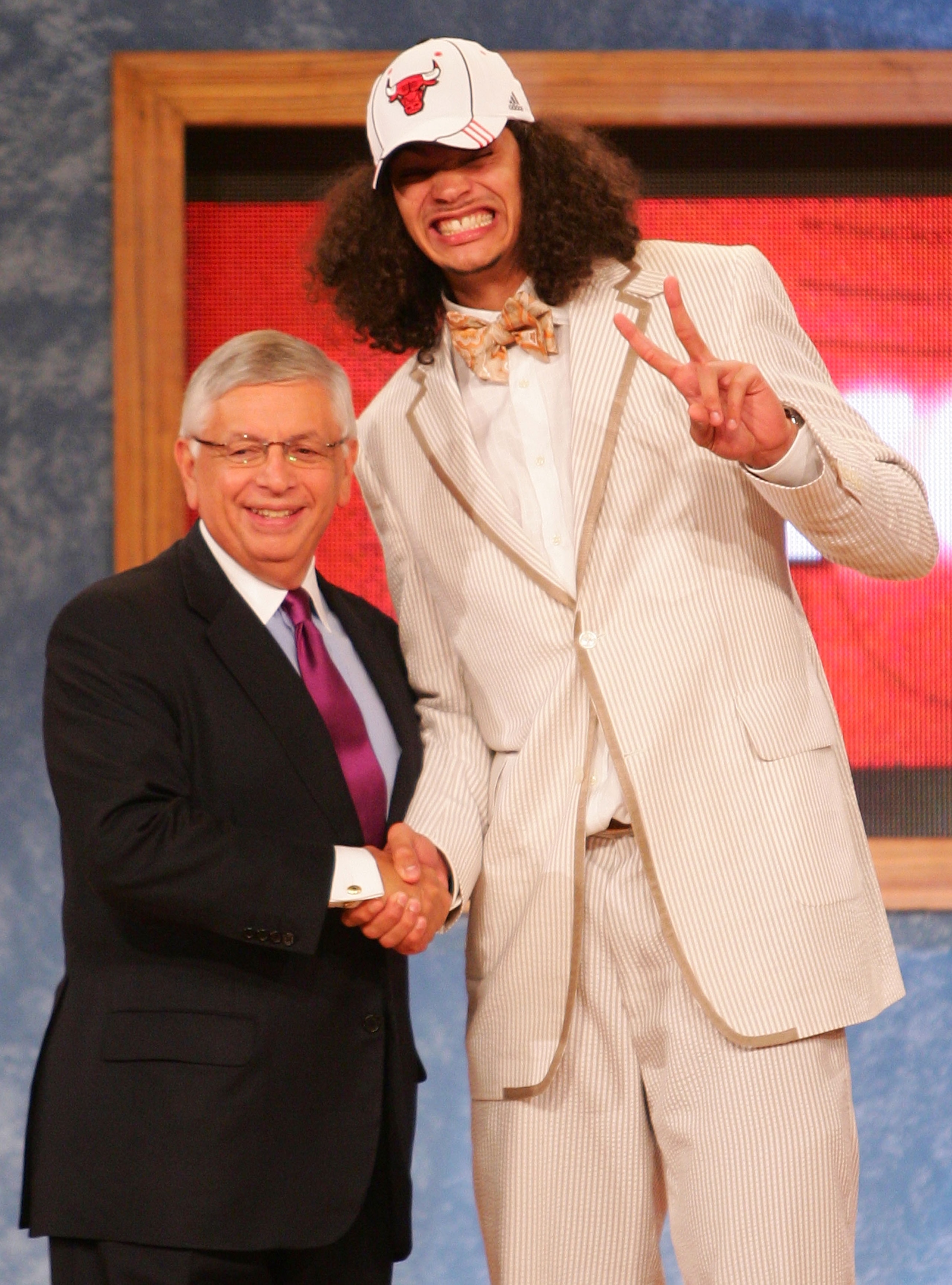 NEW YORK - JUNE 28: NBA Commissioner David Stern (L) poses for a photo with Joakim Noah of Florida after he was drafted ninth by the Chicago Bulls during the 2007 NBA Draft at the WaMu Theatre at Madison Square Garden June 28, 2007 in New York City. NOTE NEW YORK - JUNE 28: NBA Commissioner David Stern (L) poses for a photo with Joakim Noah of Florida after he was drafted ninth by the Chicago Bulls during the 2007 NBA Draft at the WaMu Theatre at Madison Square Garden June 28, 2007 in New York City. NOTE
