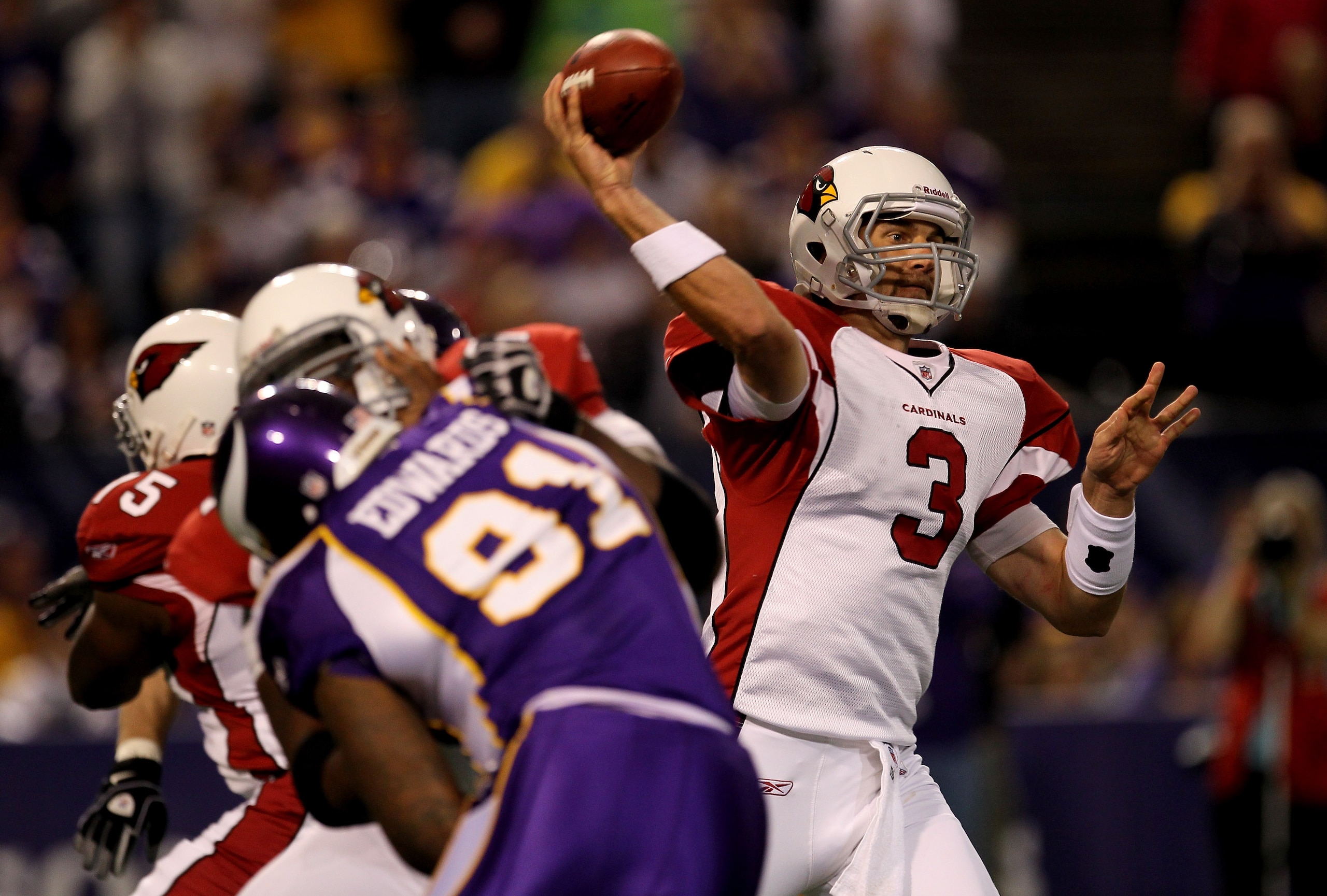 MINNEAPOLIS - NOVEMBER 7: Quarterback Derek Anderson #3 of the Arizona Cardinals throws a pass against the Minnesota Vikings at Hubert H. Humphrey Metrodome on November 7, 2010 in Minneapolis, Minnesota.  (Photo by Stephen Dunn/Getty Images)