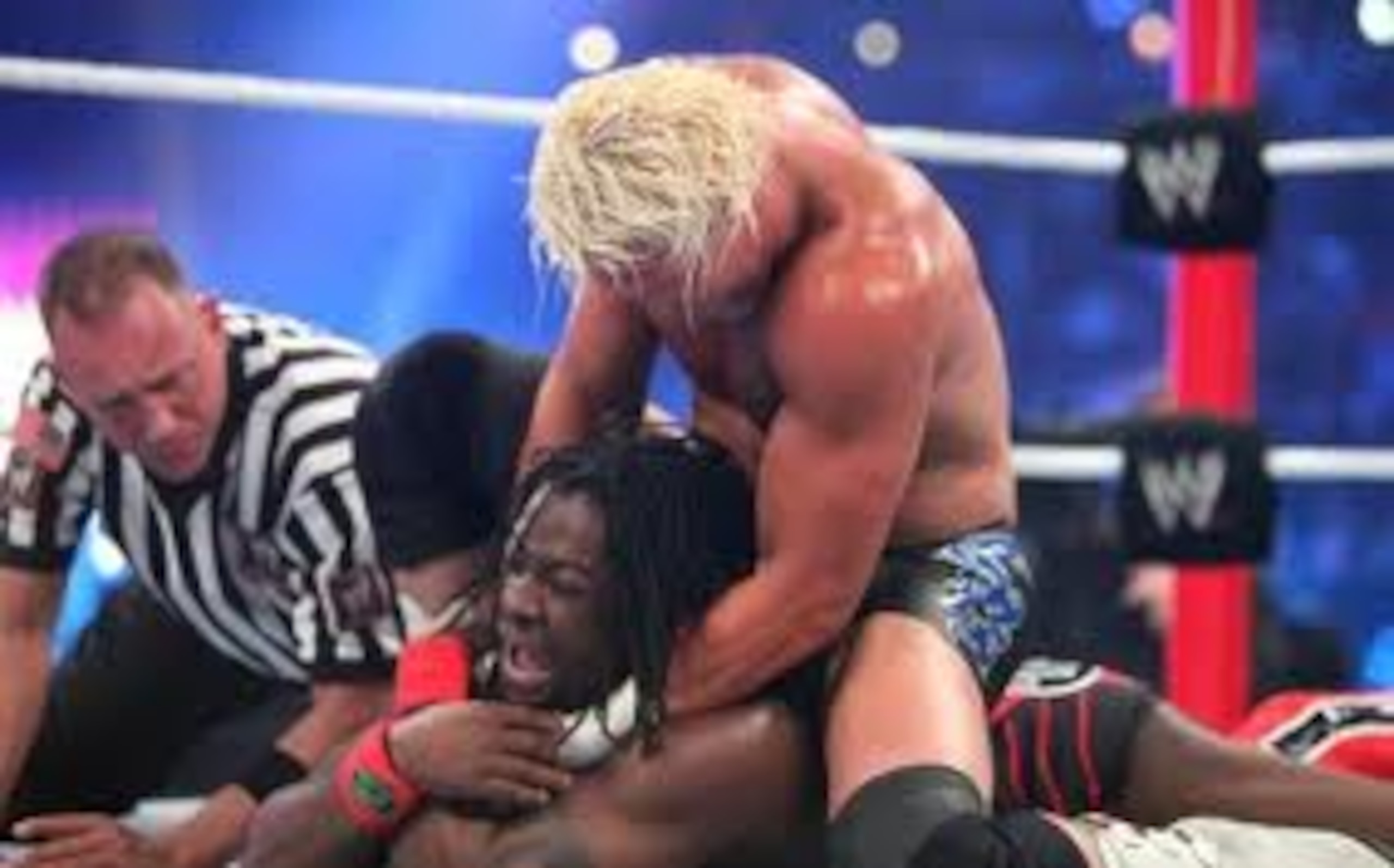 Dolph Ziggler vs. Kofi Kingston for the IC Title