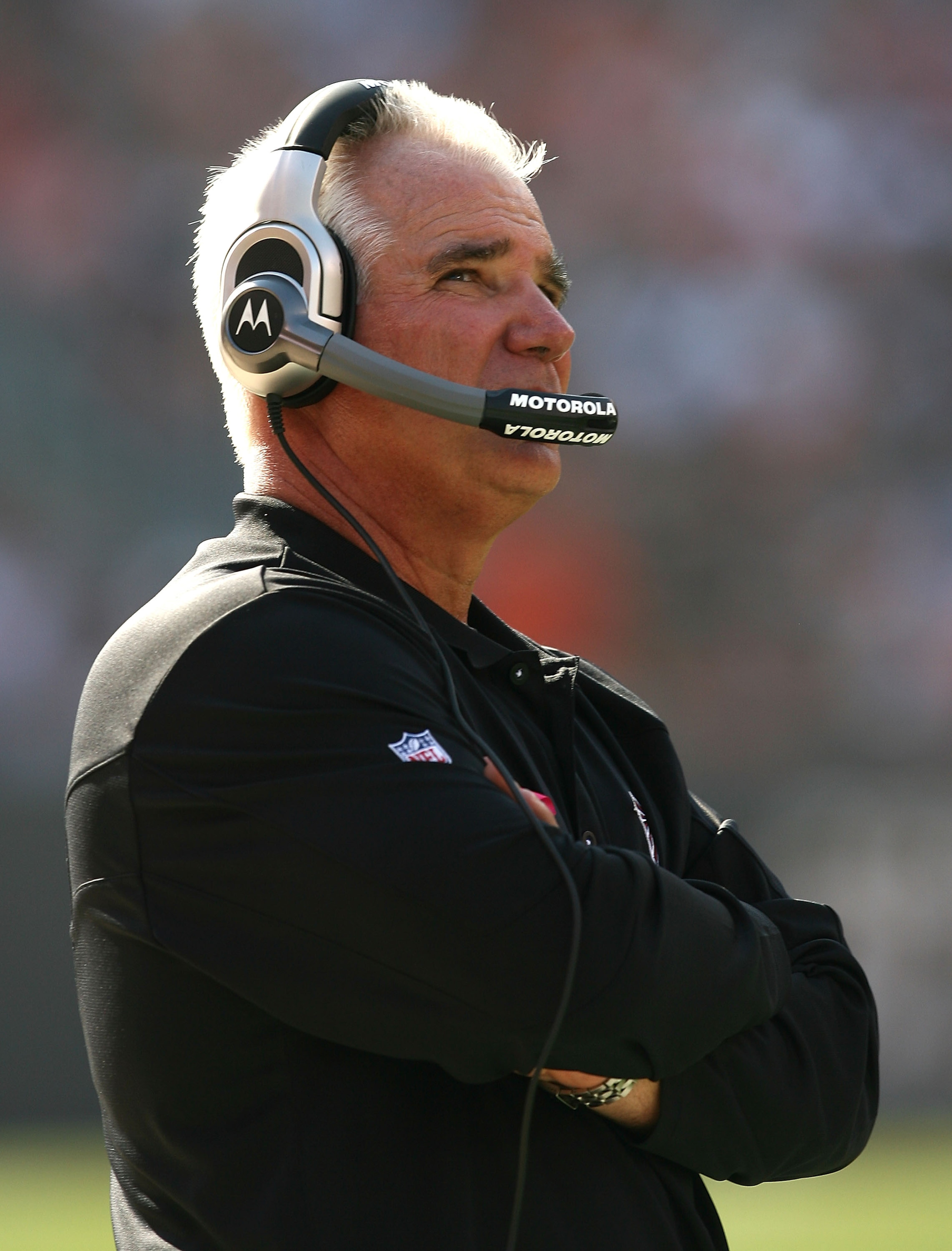 CLEVELAND - OCTOBER 10:  Head coach Mike Smith of the Atlanta Falcons watches his team against the Cleveland Browns at Cleveland Browns Stadium on October 10, 2010 in Cleveland, Ohio.  (Photo by Matt Sullivan/Getty Images)