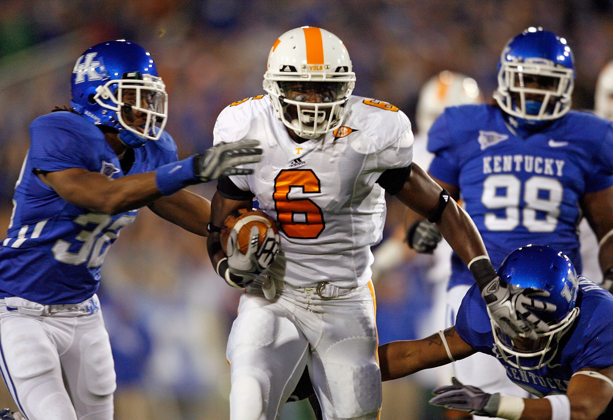 LEXINGTON, KY - NOVEMBER 28: Denarius Moore #6 of the Tennessee Volunteers runs with the ball during the SEC game against the Kentucky Wildcats at Commonwealth Stadium on November 28, 2009 in Lexington, Kentucky. (Photo by Andy Lyons/Getty Images) LEXINGTON, KY - NOVEMBER 28: Denarius Moore #6 of the Tennessee Volunteers runs with the ball during the SEC game against the Kentucky Wildcats at Commonwealth Stadium on November 28, 2009 in Lexington, Kentucky. (Photo by Andy Lyons/Getty Images)