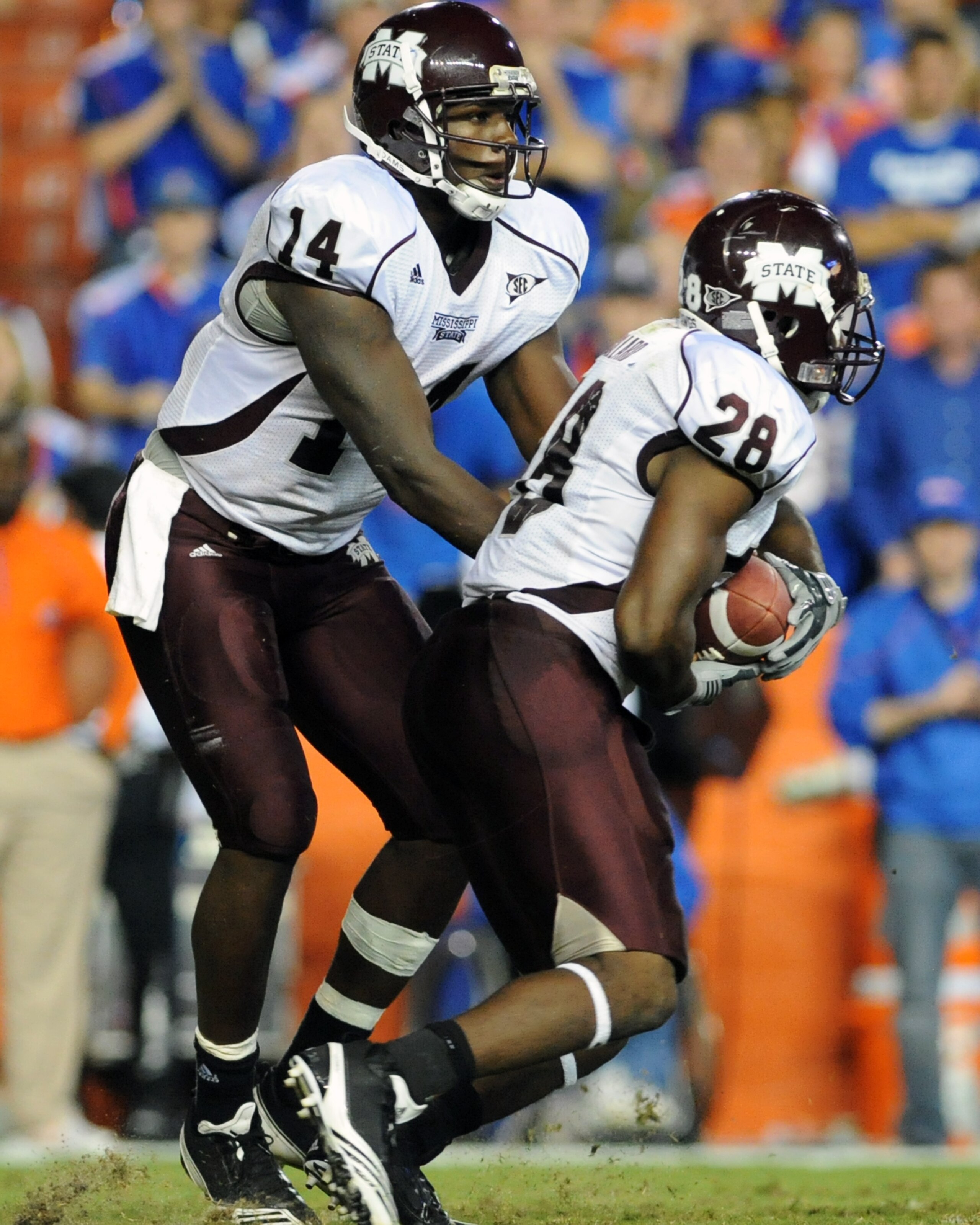 GAINESVILLE, FL - OCTOBER 16: Quarterback Chris Relf #14 of the Mississippi State Bulldogs hands off to running back Vick Ballard #28 against the Florida Gators October 16, 2010 Ben Hill Griffin Stadium at Gainesville, Florida. (Photo by Al Messerschm GAINESVILLE, FL - OCTOBER 16: Quarterback Chris Relf #14 of the Mississippi State Bulldogs hands off to running back Vick Ballard #28 against the Florida Gators October 16, 2010 Ben Hill Griffin Stadium at Gainesville, Florida. (Photo by Al Messerschm