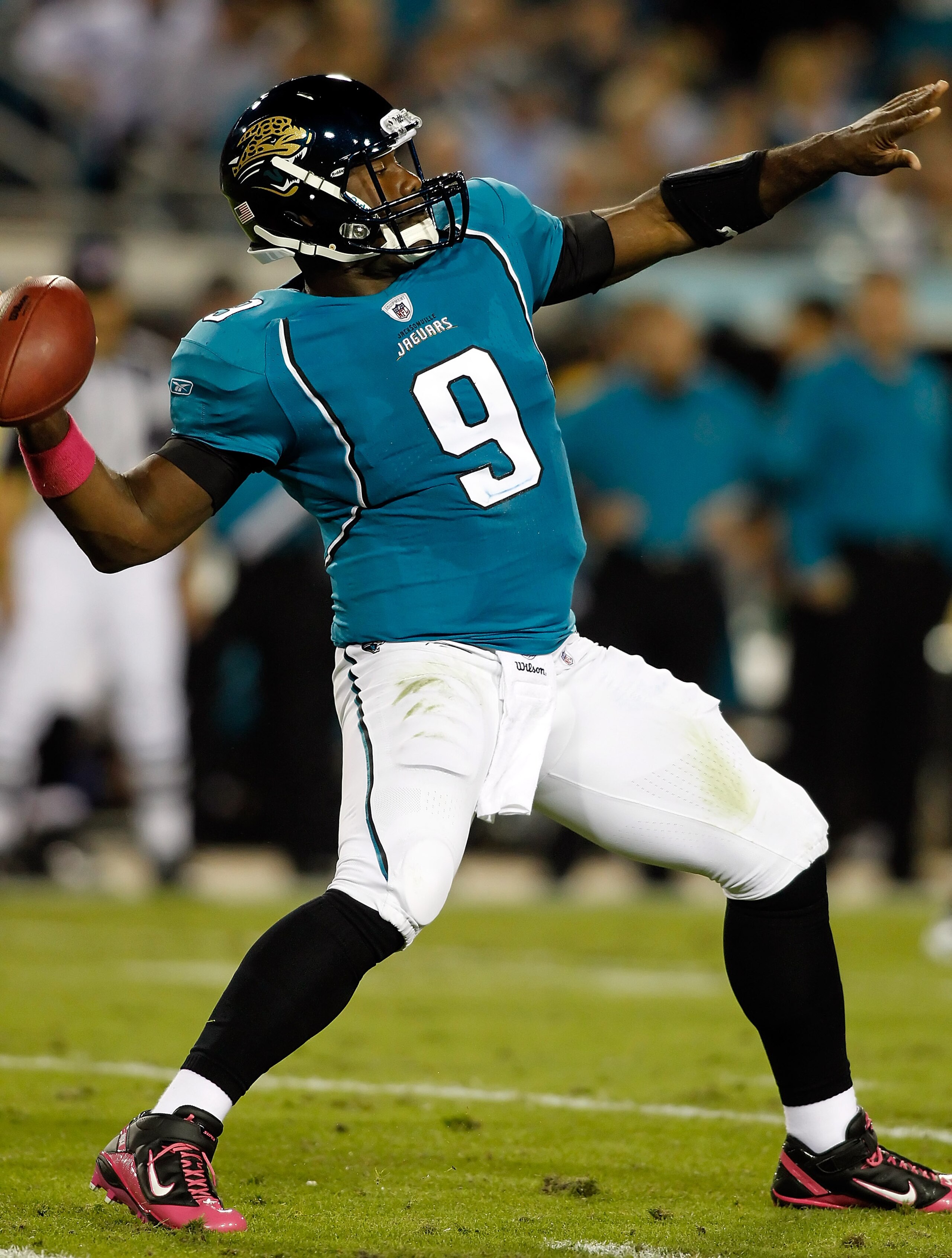 JACKSONVILLE, FL - OCTOBER 18: Quarterback David Garrard #9 of the Jacksonville Jaguars throws a pass against the Tennessee Titans during the game at EverBank Field on October 18, 2010 in Jacksonville, Florida. (Photo by J. Meric/Getty Images) JACKSONVILLE, FL - OCTOBER 18: Quarterback David Garrard #9 of the Jacksonville Jaguars throws a pass against the Tennessee Titans during the game at EverBank Field on October 18, 2010 in Jacksonville, Florida. (Photo by J. Meric/Getty Images)