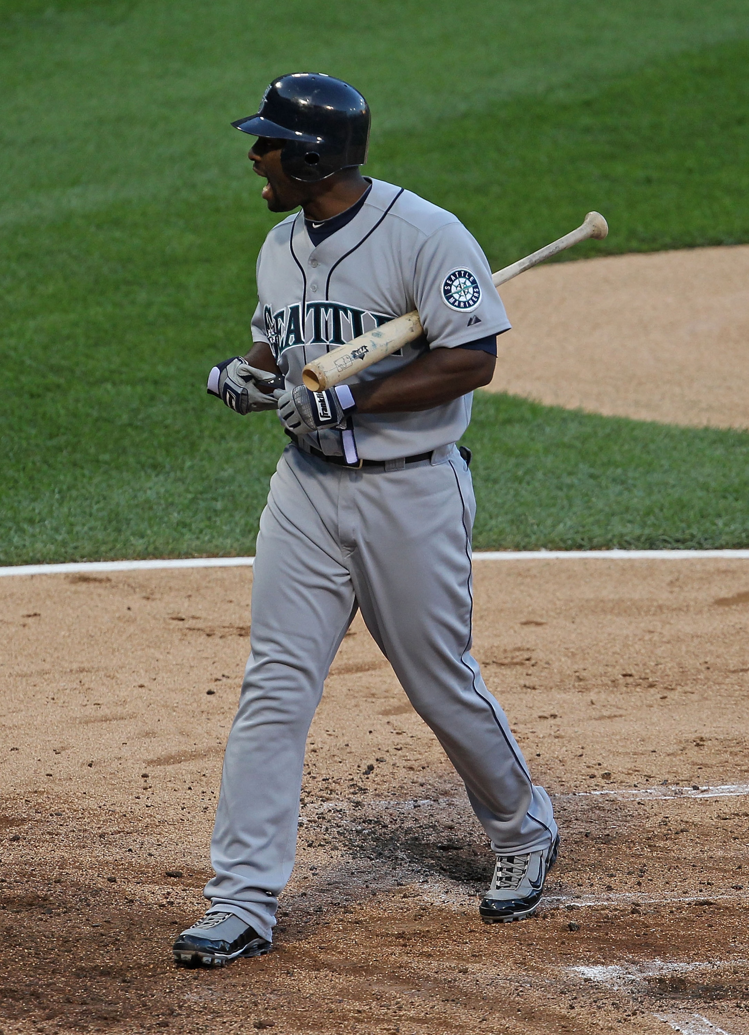 CHICAGO - JULY 26: Milton Bradley #15 of the Seattle Mariners yells at the umpire after being called out on strikes against the Chicago White Sox at U.S. Cellular Field on July 26, 2010 in Chicago, Illinois. (Photo by Jonathan Daniel/Getty Images) CHICAGO - JULY 26: Milton Bradley #15 of the Seattle Mariners yells at the umpire after being called out on strikes against the Chicago White Sox at U.S. Cellular Field on July 26, 2010 in Chicago, Illinois. (Photo by Jonathan Daniel/Getty Images)