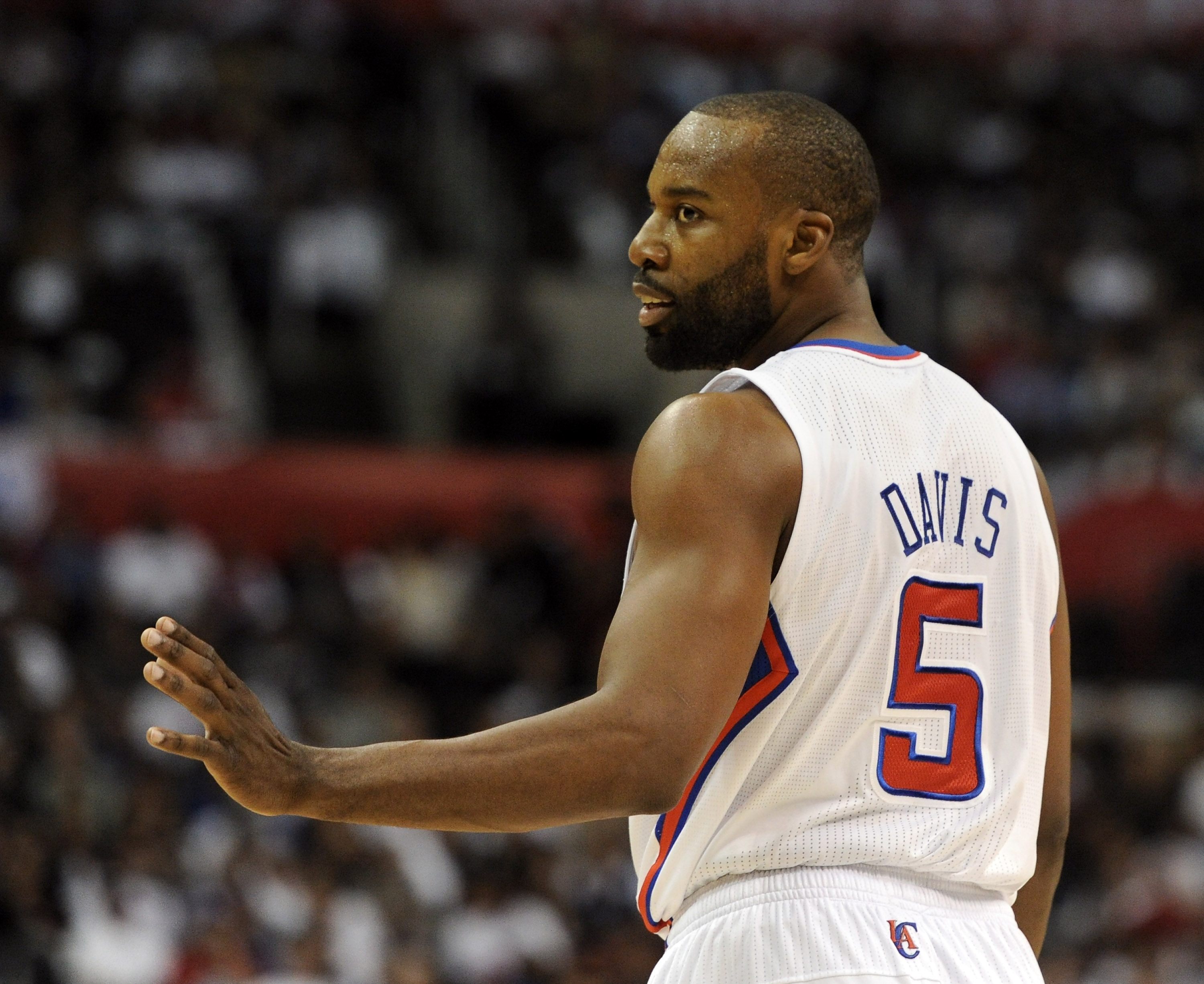LOS ANGELES, CA - OCTOBER 27:  Baron Davis #5 of the Los Angeles Clippers reacts during a 98-88 loss to the Portland Trail Blazers at Staples Center on October 27, 2010 in Los Angeles, California. NOTE TO USER: User expressly acknowledges and agrees that,