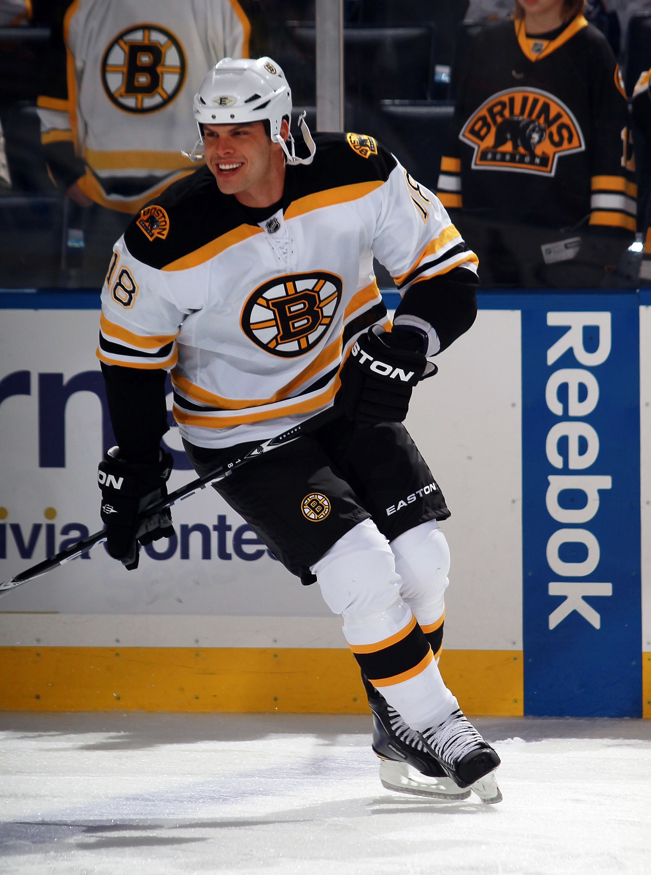 BUFFALO, NY - NOVEMBER 03:  Nathan Horton #18 of the Boston Bruins skates against the Buffalo Sabres at the HSBC Arena on November 3, 2010 in Buffalo, New York. The Bruins defeated the Sabres 5-2.  (Photo by Bruce Bennett/Getty Images)