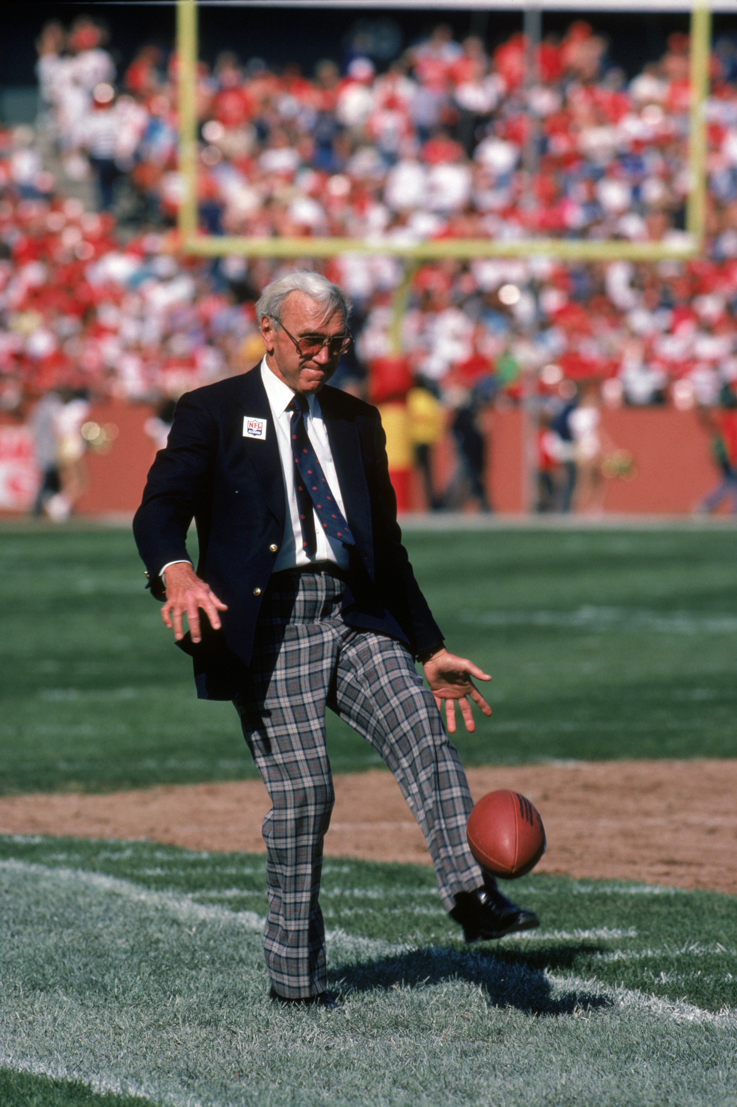 SAN FRANCISCO - OCTOBER 12:  Former 49ers quarterback and head coach Frankie Albert attends a game between the Minnesota Vikings and the San Francisco 49ers at Candlestick Park on October 12, 1986 in San Francisco, California.  The Vikings won 27-24 in ov
