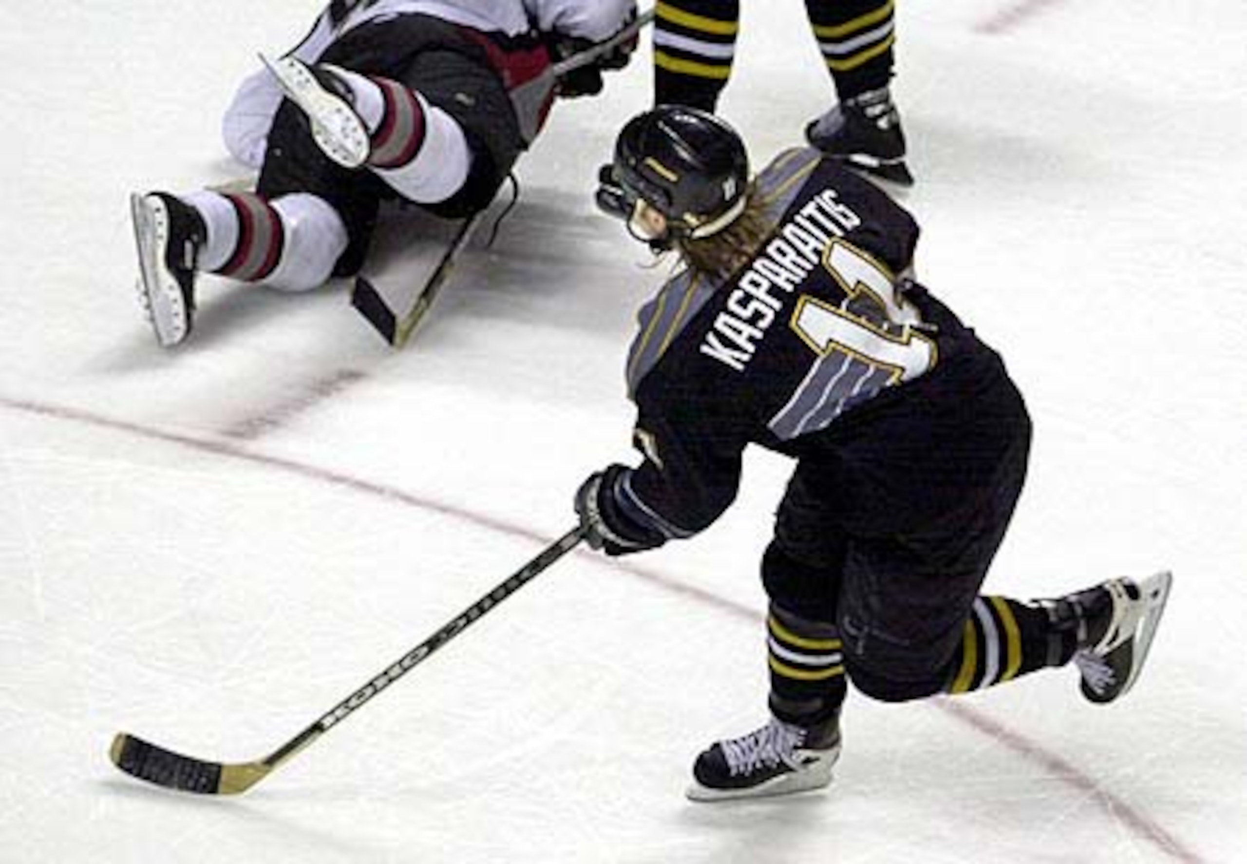 Kasparaitis scores the goal that sent the Penguins to the Eastern Conference Finals in 2001.