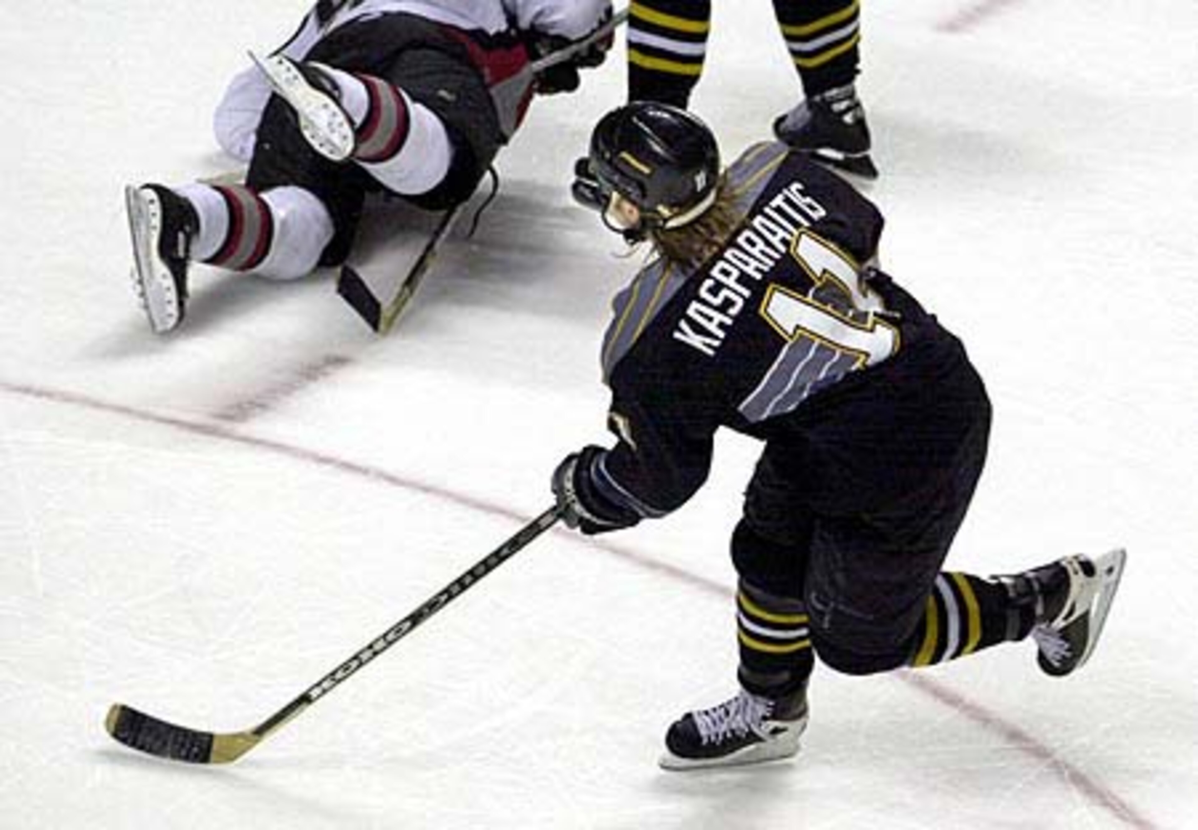 Kasparaitis scores the goal that sent the Penguins to the Eastern Conference Finals in 2001.