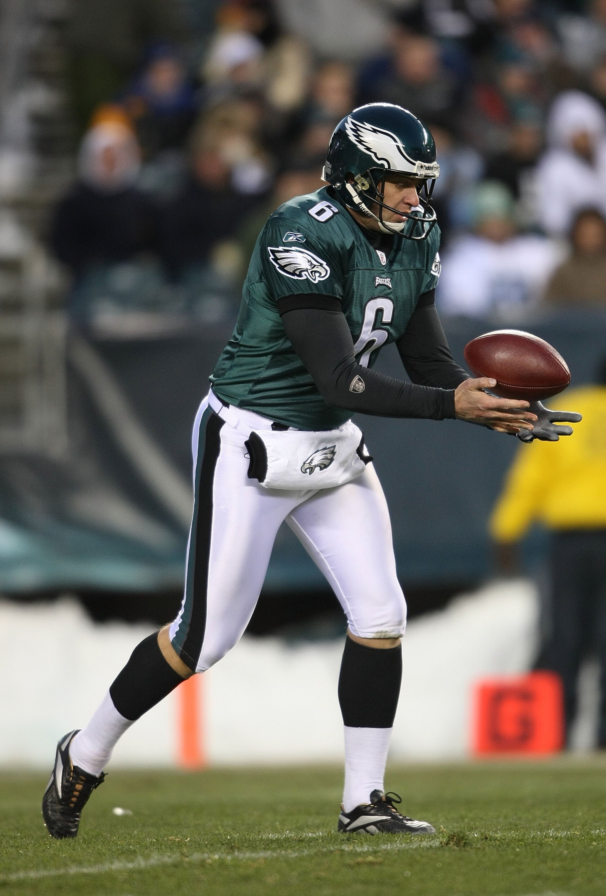 PHILADELPHIA - DECEMBER 20:  Sav Rocca #6 of the Philadelphia Eagles punts against the San Francisco 49ers at Lincoln Financial Field on December 20, 2009 in Philadelphia, Pennsylvania.  (Photo by Nick Laham/Getty Images)