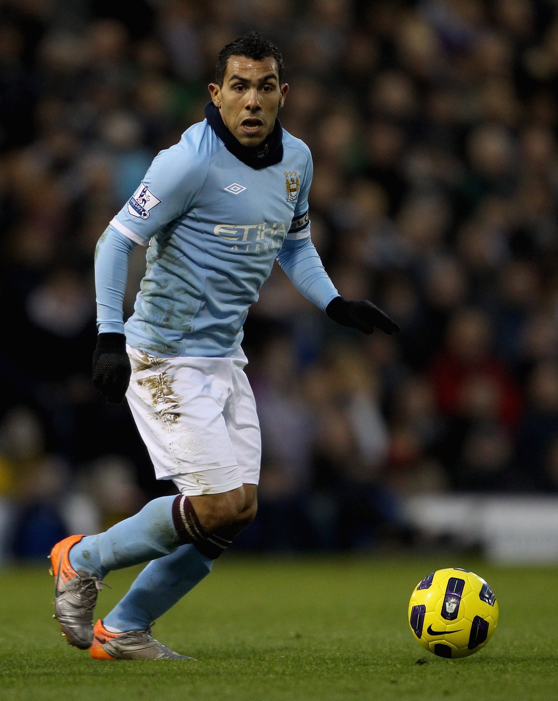 WEST BROMWICH, ENGLAND - NOVEMBER 07: Manchester City's Carlos Tevez in action during the Barclays Premier League match between West Bromwich Albion and Manchester City at The Hawthorns on November 7, 2010 in West Bromwich, England.  (Photo by Scott Heave