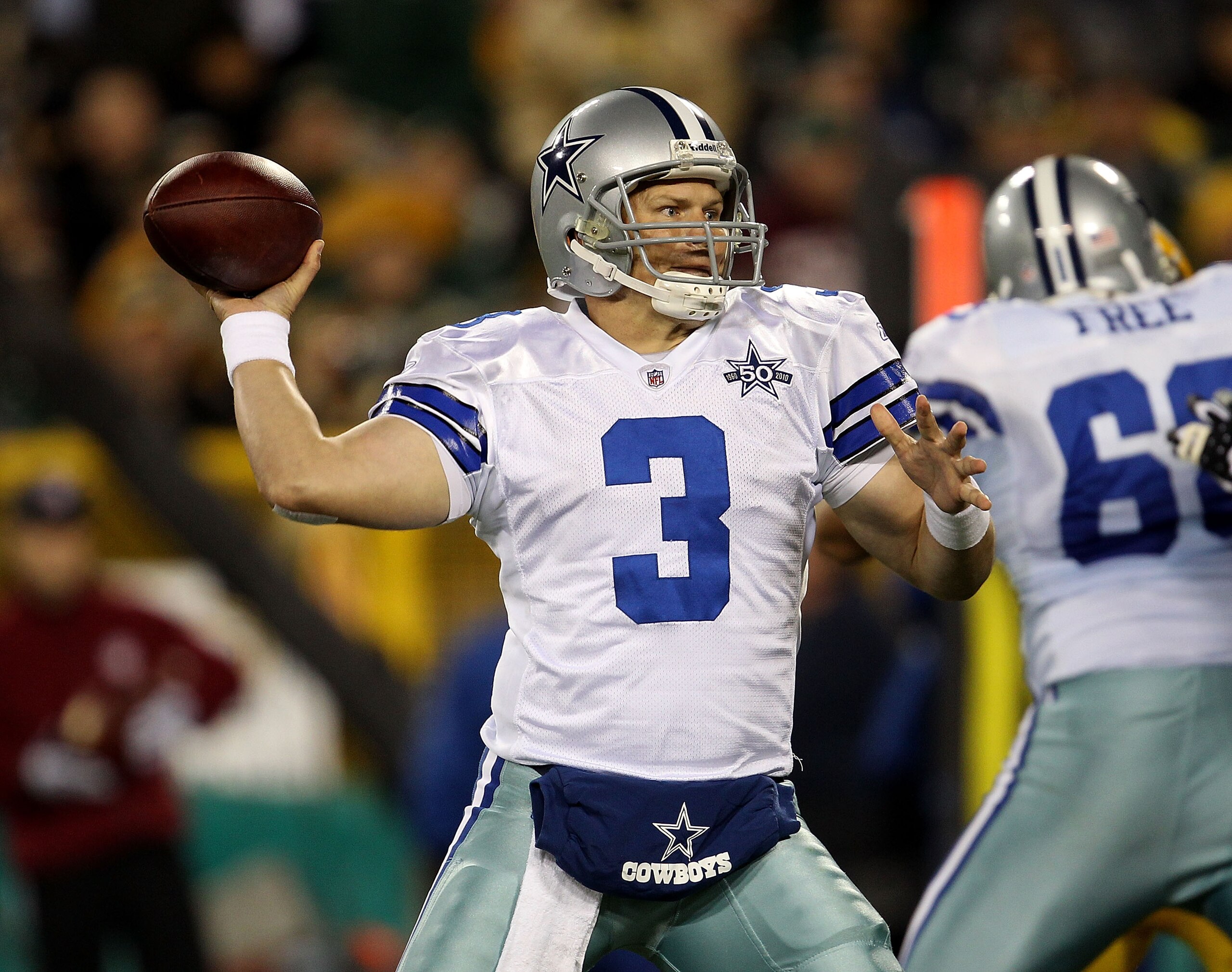 GREEN BAY, WI - NOVEMBER 07: Jon Kitna #3 of the Dallas Cowboys throws a pass against the Green Bay Packers at Lambeau Field on November 7, 2010 in Green Bay, Wisconsin. (Photo by Jonathan Daniel/Getty Images) GREEN BAY, WI - NOVEMBER 07: Jon Kitna #3 of the Dallas Cowboys throws a pass against the Green Bay Packers at Lambeau Field on November 7, 2010 in Green Bay, Wisconsin. (Photo by Jonathan Daniel/Getty Images)