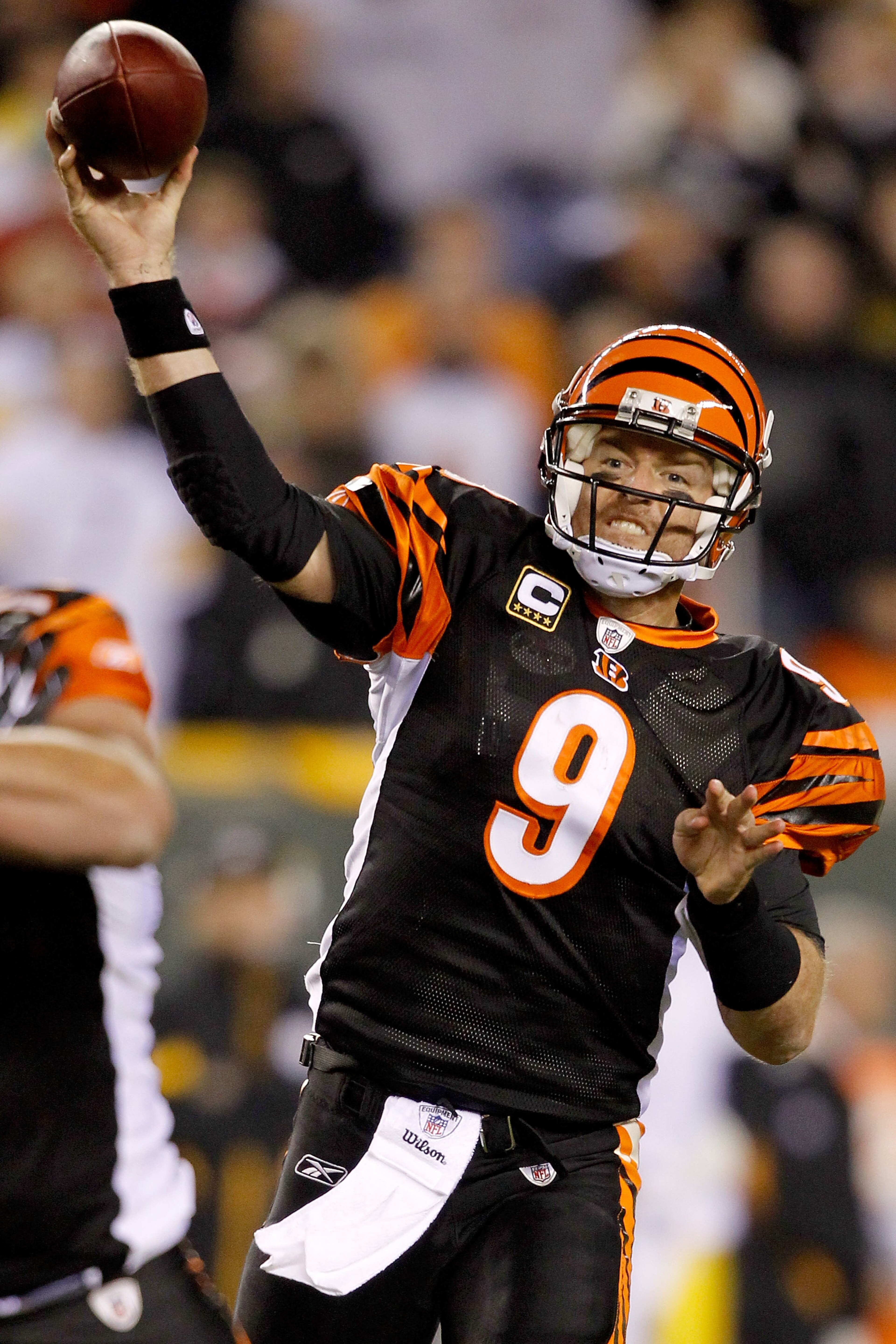 CINCINNATI - NOVEMBER 08:  Carson Palmer #9 of the Cincinnati Bengals throws against the Pittsburgh Steelers at Paul Brown Stadium on November 8, 2010 in Cincinnati, Ohio.  (Photo by Matthew Stockman/Getty Images)
