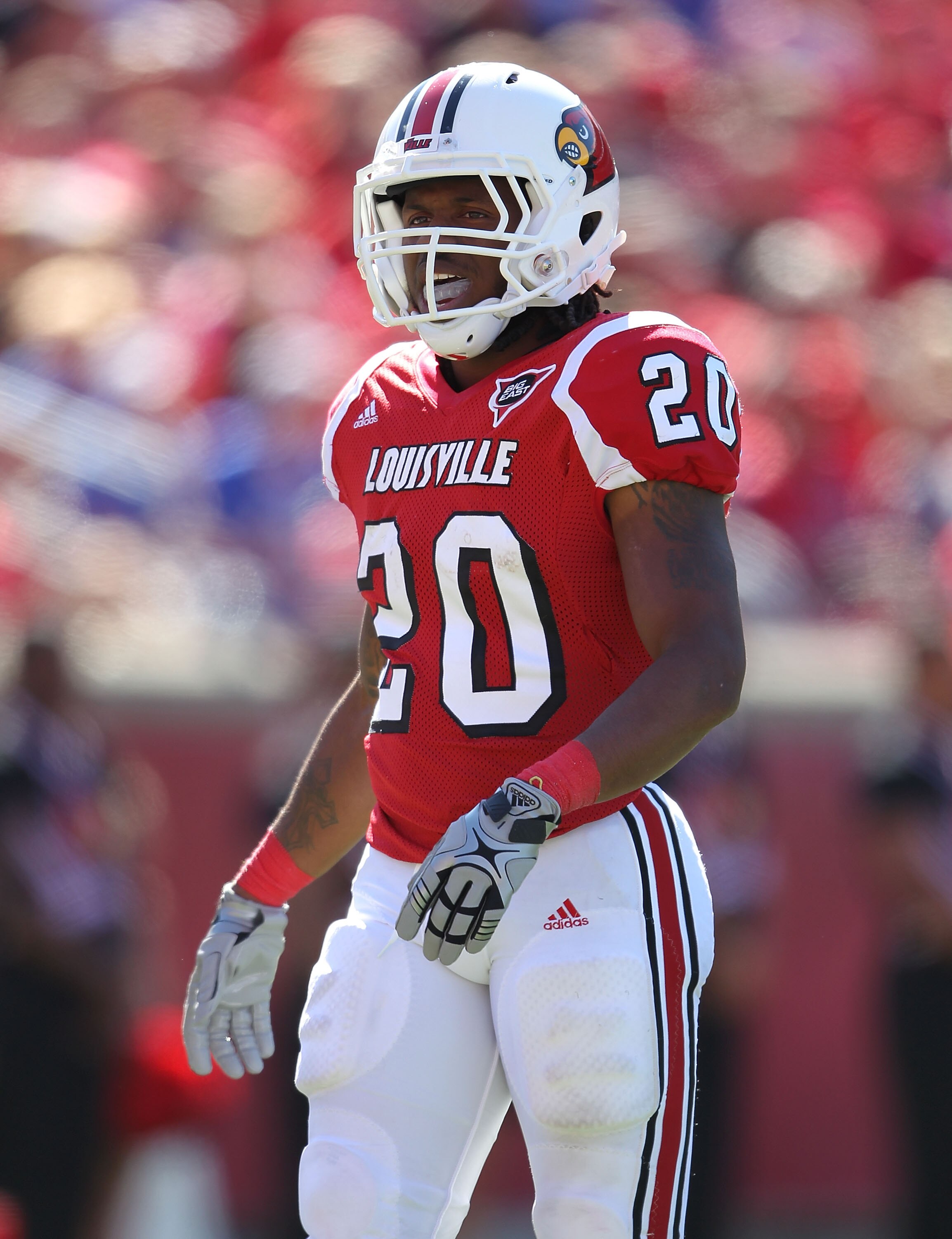 LOUISVILLE, KY - SEPTEMBER 04:  Victor Anderson #20 of the Louisville Cardinals runs with the ball during the game against the Kentucky Wildcats at Papa John's Cardinal Stadium on September 4, 2010 in Louisville, Kentucky.  (Photo by Andy Lyons/Getty Imag