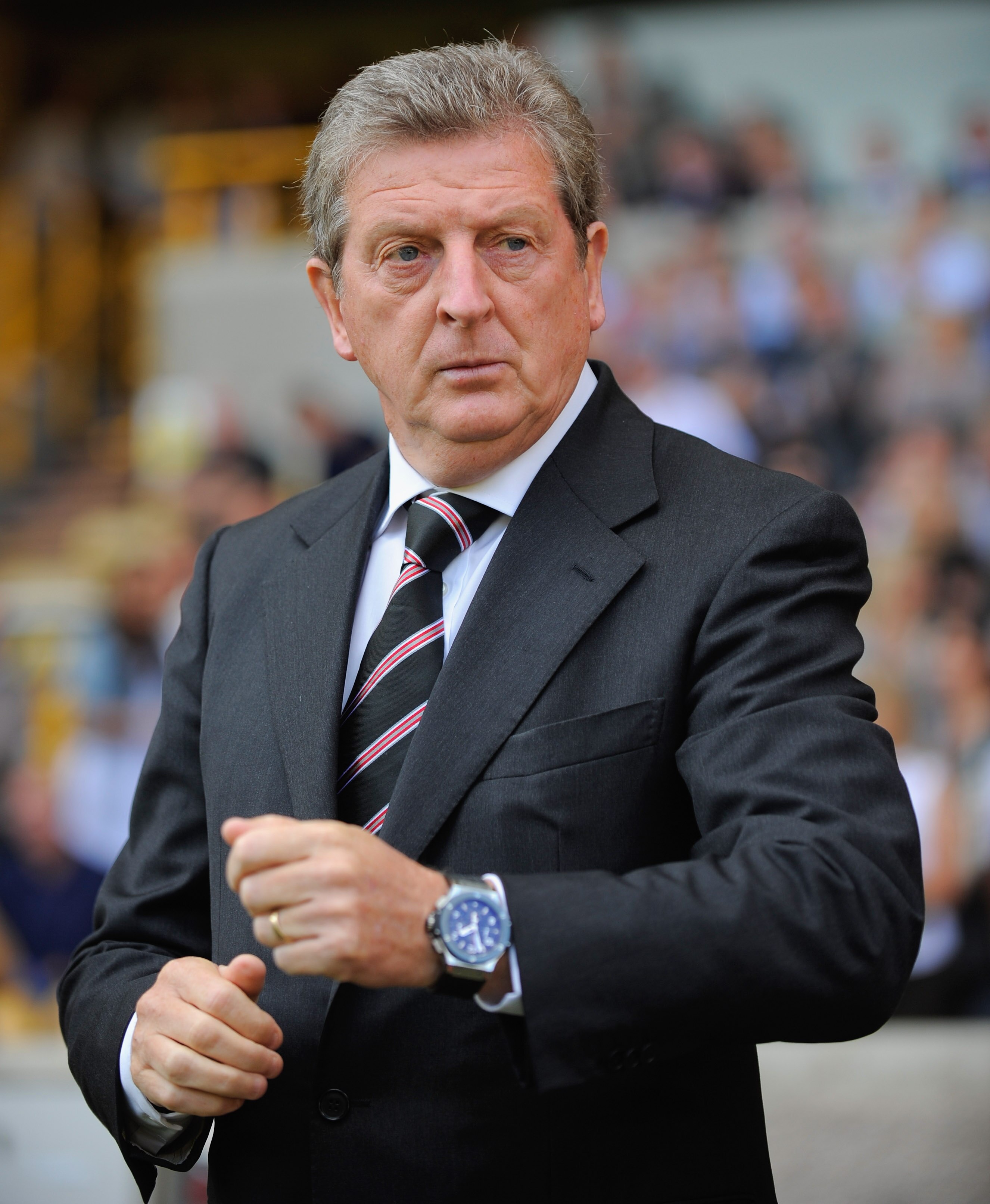 WOLVERHAMPTON, ENGLAND - SEPTEMBER 20: Fulham manager Roy Hodgson looks on during the Barclays Premier League match between Wolverhampton Wanderers and Fulham at Molineaux on September 20, 2009 in Wolverhampton, England. (Photo by Michael Regan/Getty Im WOLVERHAMPTON, ENGLAND - SEPTEMBER 20: Fulham manager Roy Hodgson looks on during the Barclays Premier League match between Wolverhampton Wanderers and Fulham at Molineaux on September 20, 2009 in Wolverhampton, England. (Photo by Michael Regan/Getty Im