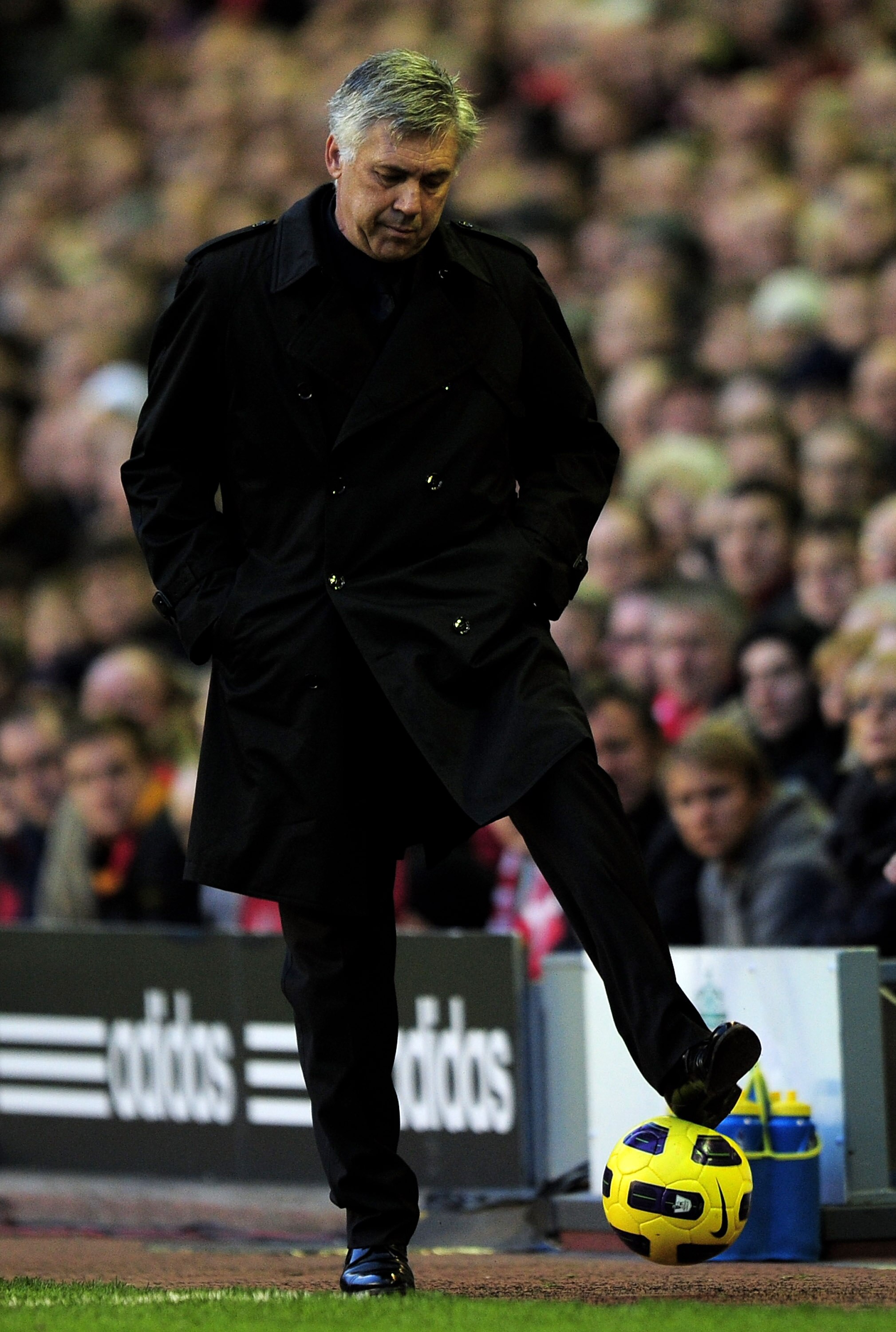 LIVERPOOL, ENGLAND - NOVEMBER 07: Chelsea Manager Carlo Ancelotti controls the ball during the Barclays Premier League match between Liverpool and Chelsea at Anfield on November 7, 2010 in Liverpool, England. (Photo by Shaun Botterill/Getty Images) LIVERPOOL, ENGLAND - NOVEMBER 07: Chelsea Manager Carlo Ancelotti controls the ball during the Barclays Premier League match between Liverpool and Chelsea at Anfield on November 7, 2010 in Liverpool, England. (Photo by Shaun Botterill/Getty Images)