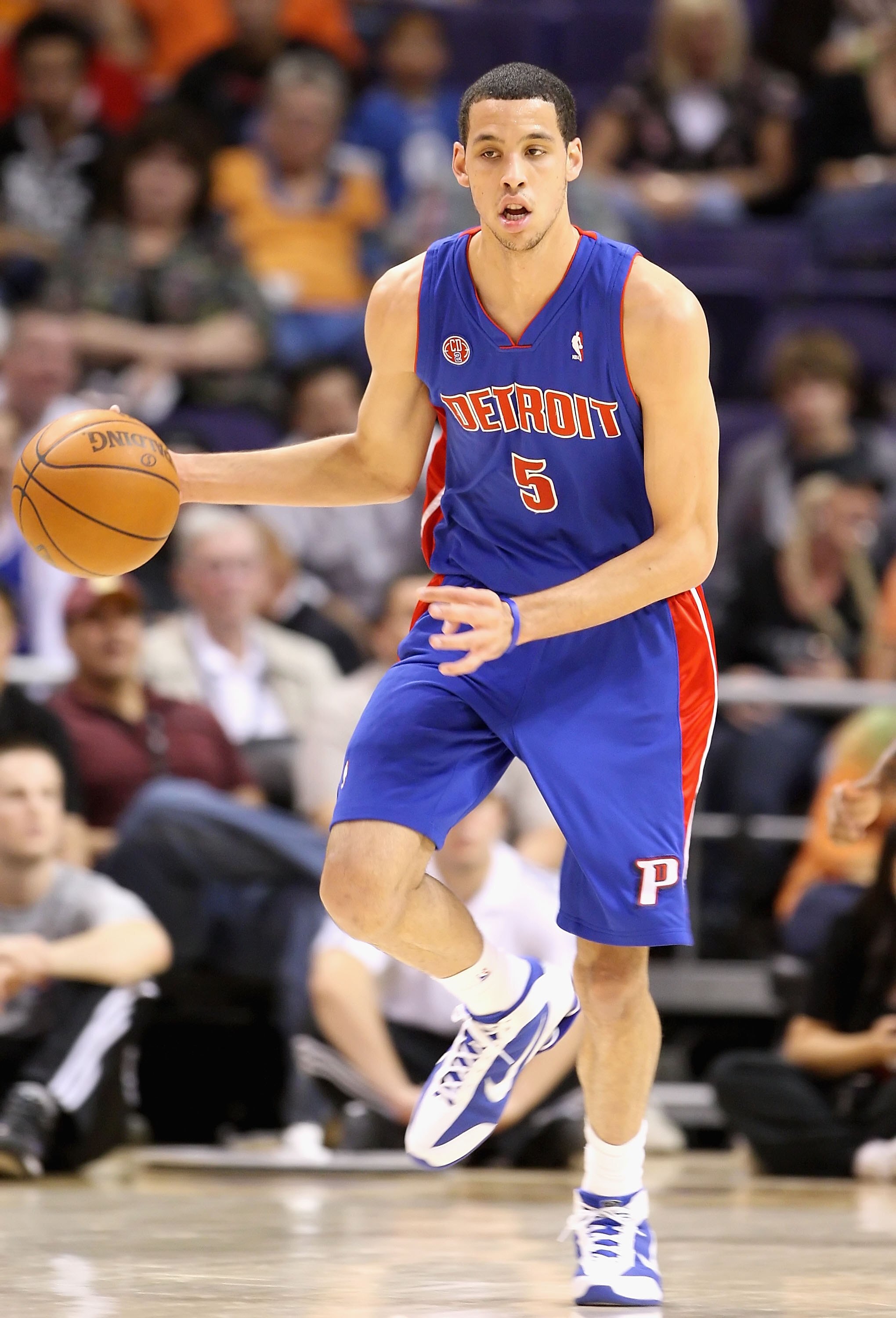 PHOENIX - NOVEMBER 22:  Austin Daye #5 of the Detroit Pistons handles the ball during the NBA game against the Phoenix Suns at US Airways Center on November 22, 2009 in Phoenix, Arizona. The Suns defeated the Pistons 117-91.  NOTE TO USER: User expressly