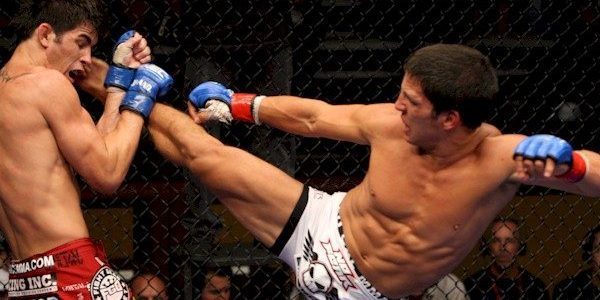 Joseph Benavidez (right) looks to get another title shot