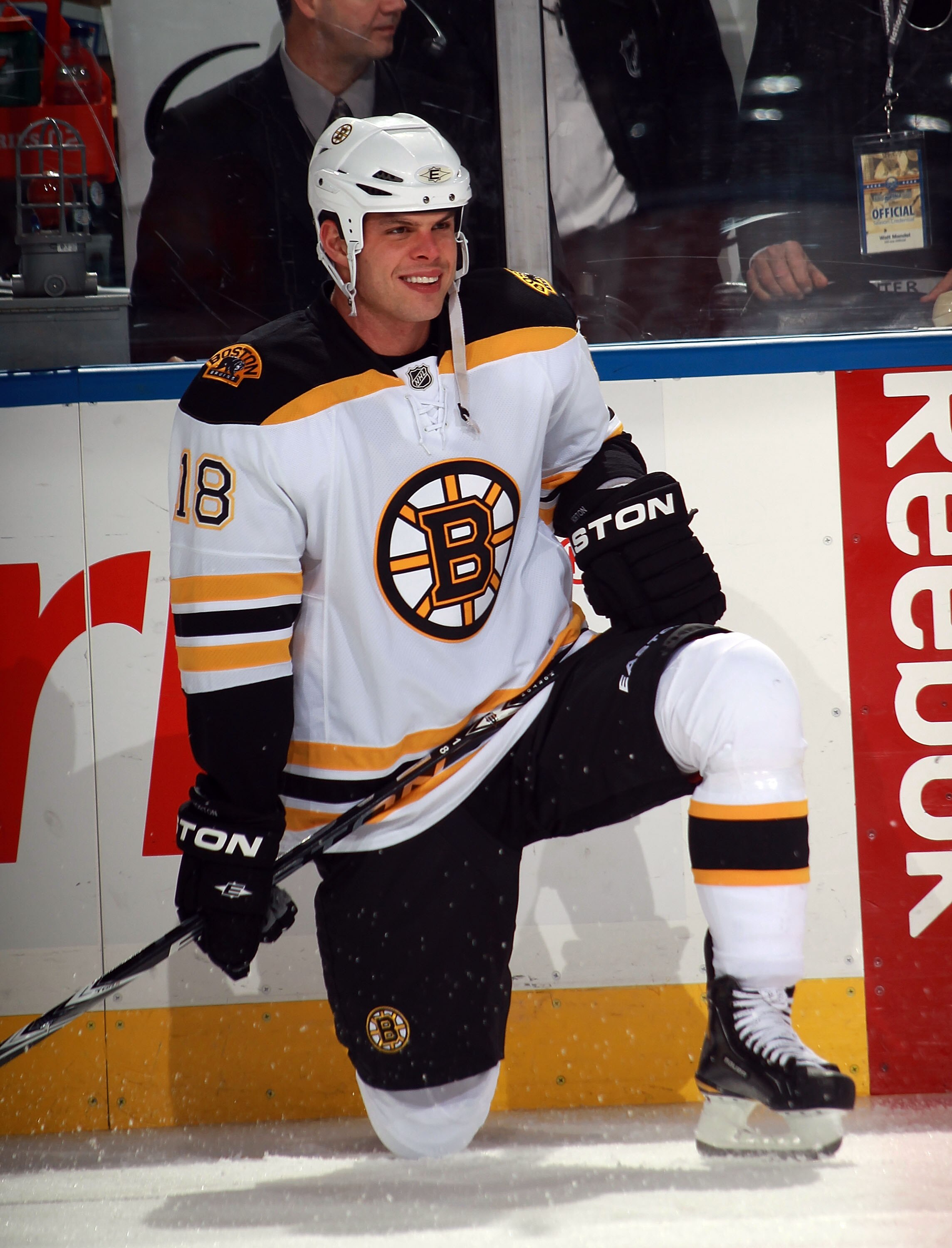 BUFFALO, NY - NOVEMBER 03:  Nathan Horton #18 of the Boston Bruins skates against the Buffalo Sabres at the HSBC Arena on November 3, 2010 in Buffalo, New York. The Bruins defeated the Sabres 5-2.  (Photo by Bruce Bennett/Getty Images)