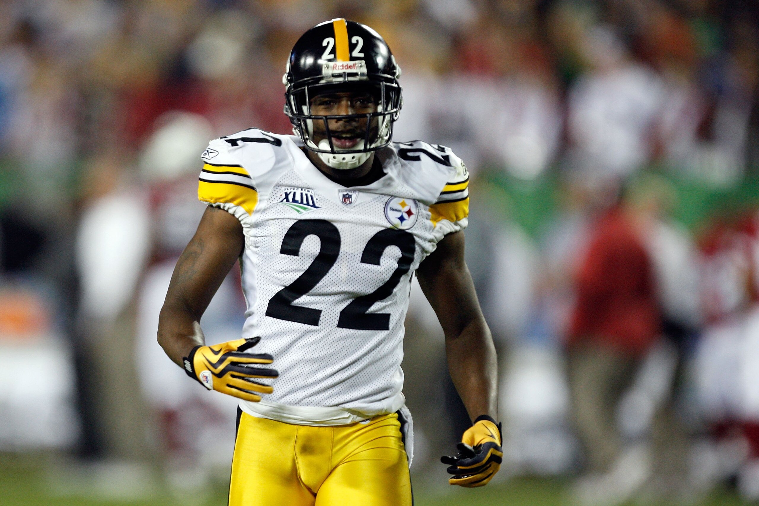 TAMPA, FL - FEBRUARY 01:  Cornerback William Gay #22 of the Pittsburgh Steelers looks on against the Arizona Cardinals during Super Bowl XLIII on February 1, 2009 at Raymond James Stadium in Tampa, Florida.  (Photo by Streeter Lecka/Getty Images)