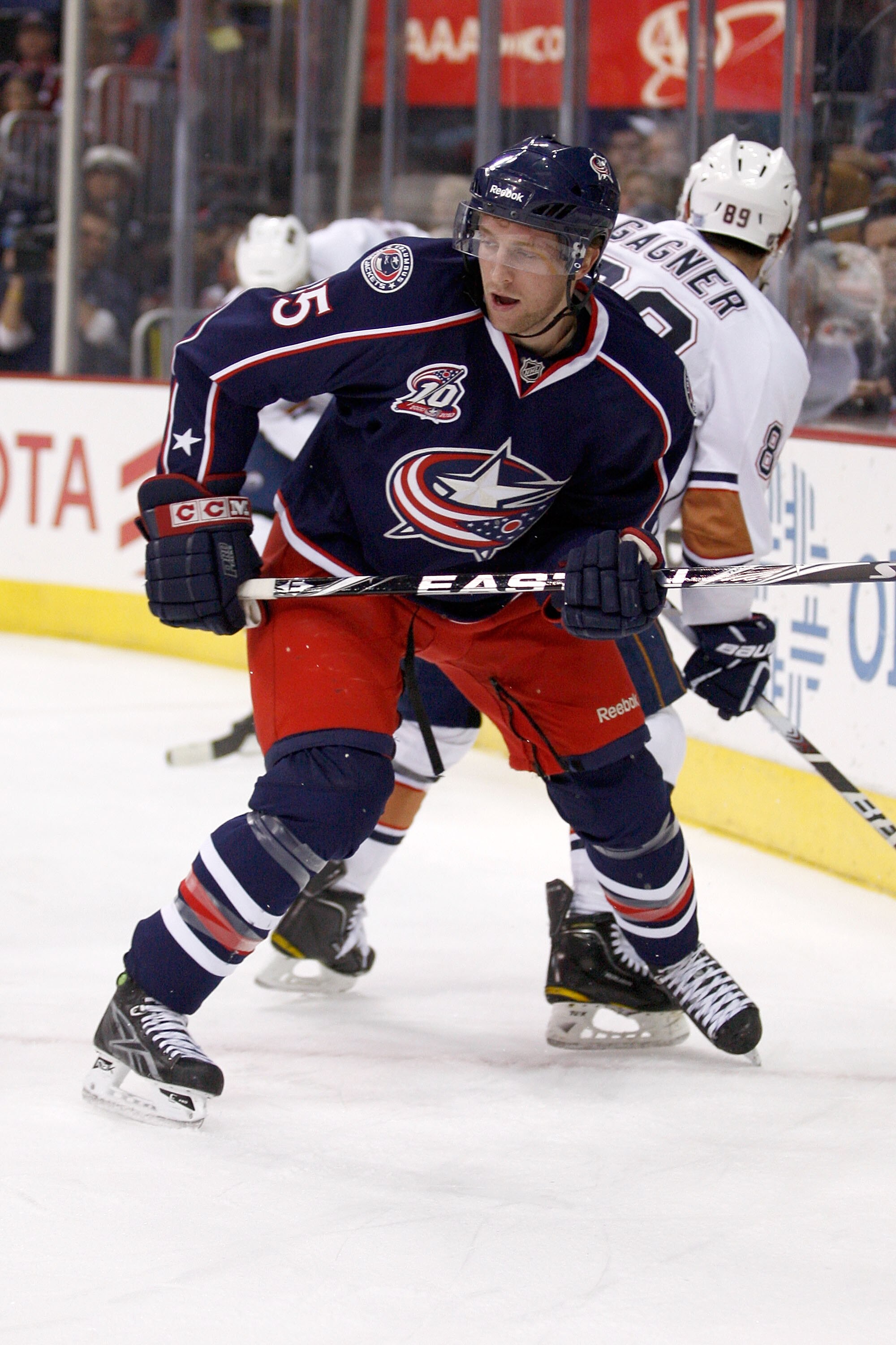COLUMBUS,OH - OCTOBER 28: Kyle Wilson #25 of the Columbus Blue Jackets looks for a pass during the first period against the Edmonton Oilers on October 28, 2010 at Nationwide Arena in Columbus, Ohio. (Photo by John Grieshop/Getty Images) COLUMBUS,OH - OCTOBER 28: Kyle Wilson #25 of the Columbus Blue Jackets looks for a pass during the first period against the Edmonton Oilers on October 28, 2010 at Nationwide Arena in Columbus, Ohio. (Photo by John Grieshop/Getty Images)