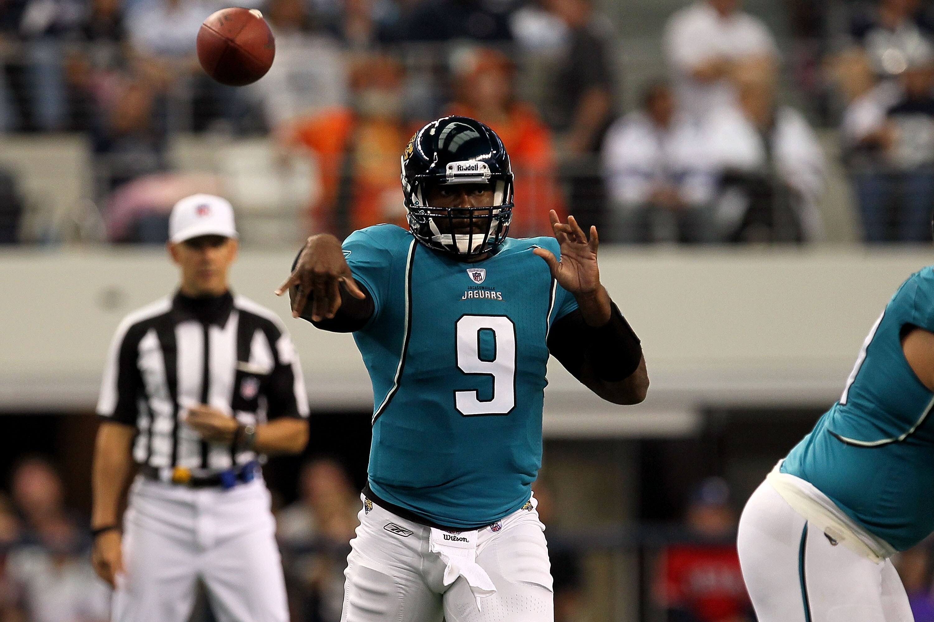 ARLINGTON, TX - OCTOBER 31:  Quarterback David Garrard #9 of the Jacksonville Jaguars passes the ball against the Dallas Cowboys at Cowboys Stadium on October 31, 2010 in Arlington, Texas.  (Photo by Stephen Dunn/Getty Images)