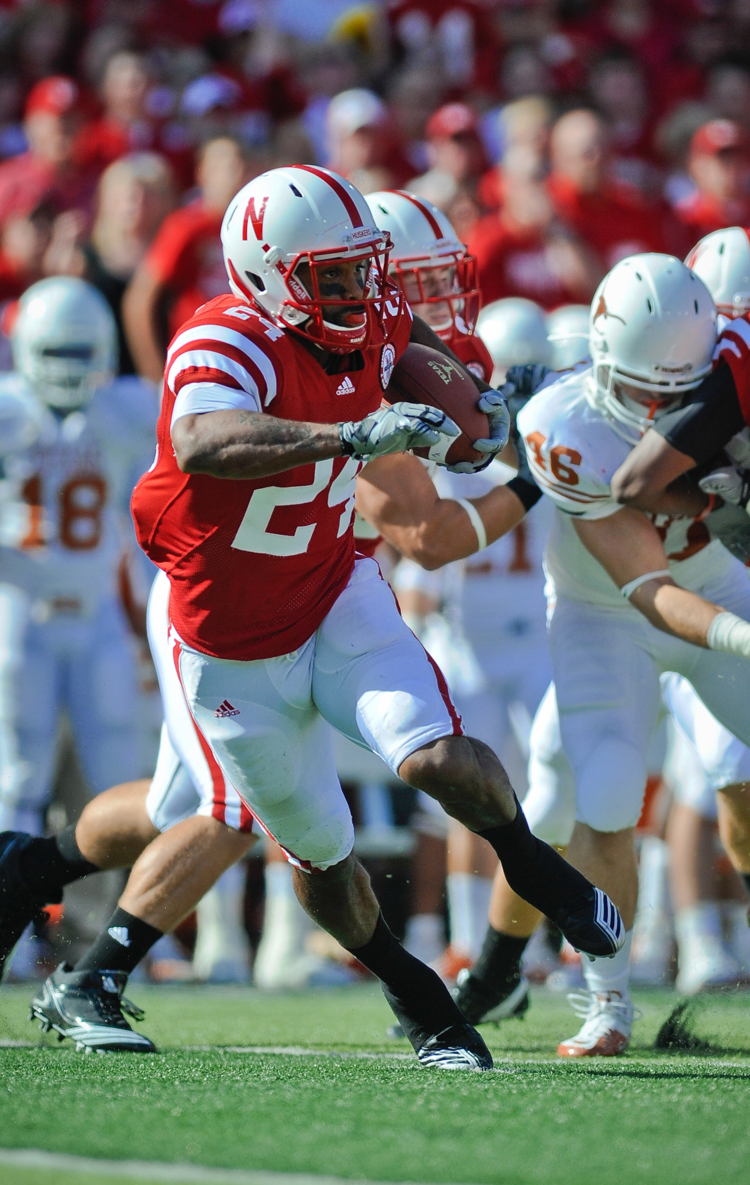 LINCOLN, NE - OCTOBER 16: Wide receiver Niles Paul #24 of the Nebraska Cornhuskers during first half action of their game at Memorial Stadium on October 16, 2010 in Lincoln, Nebraska. Texas Defeated Nebraska 20-13. (Photo by Eric Francis/Getty Images)