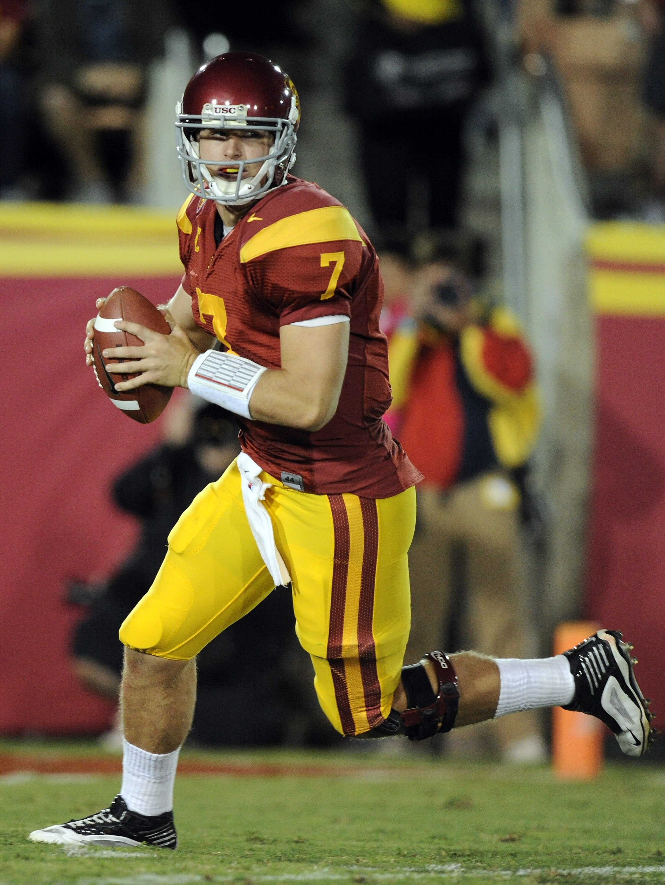 LOS ANGELES, CA - OCTOBER 30:  Matt Barkley #7 of the USC Trojans rolls out of the pocket against the Oregon Ducks at Los Angeles Memorial Coliseum on October 30, 2010 in Los Angeles, California.  (Photo by Harry How/Getty Images)