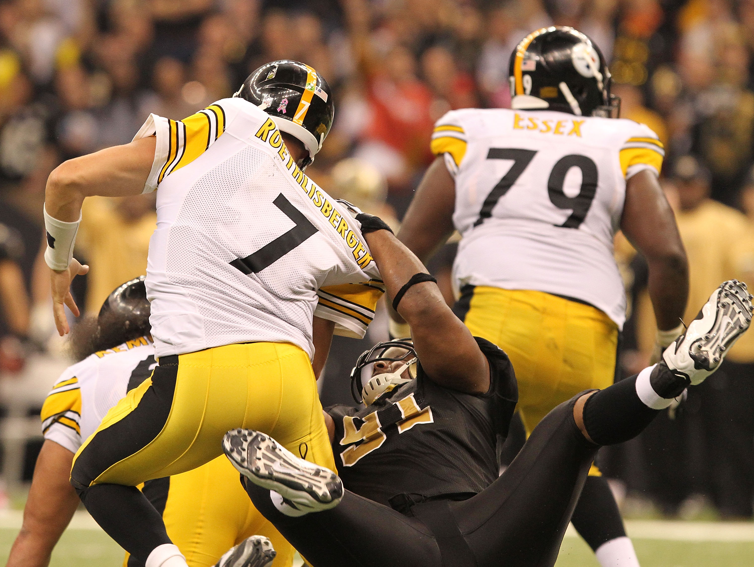 NEW ORLEANS - OCTOBER 31: Will Smith #91 of the New Orleans Saints sacks Ben Roethlisberger #7of the Pittsburgh Steelers at the Louisiana Superdome on October 31, 2010 in New Orleans, Louisiana. (Photo by Matthew Sharpe/Getty Images)