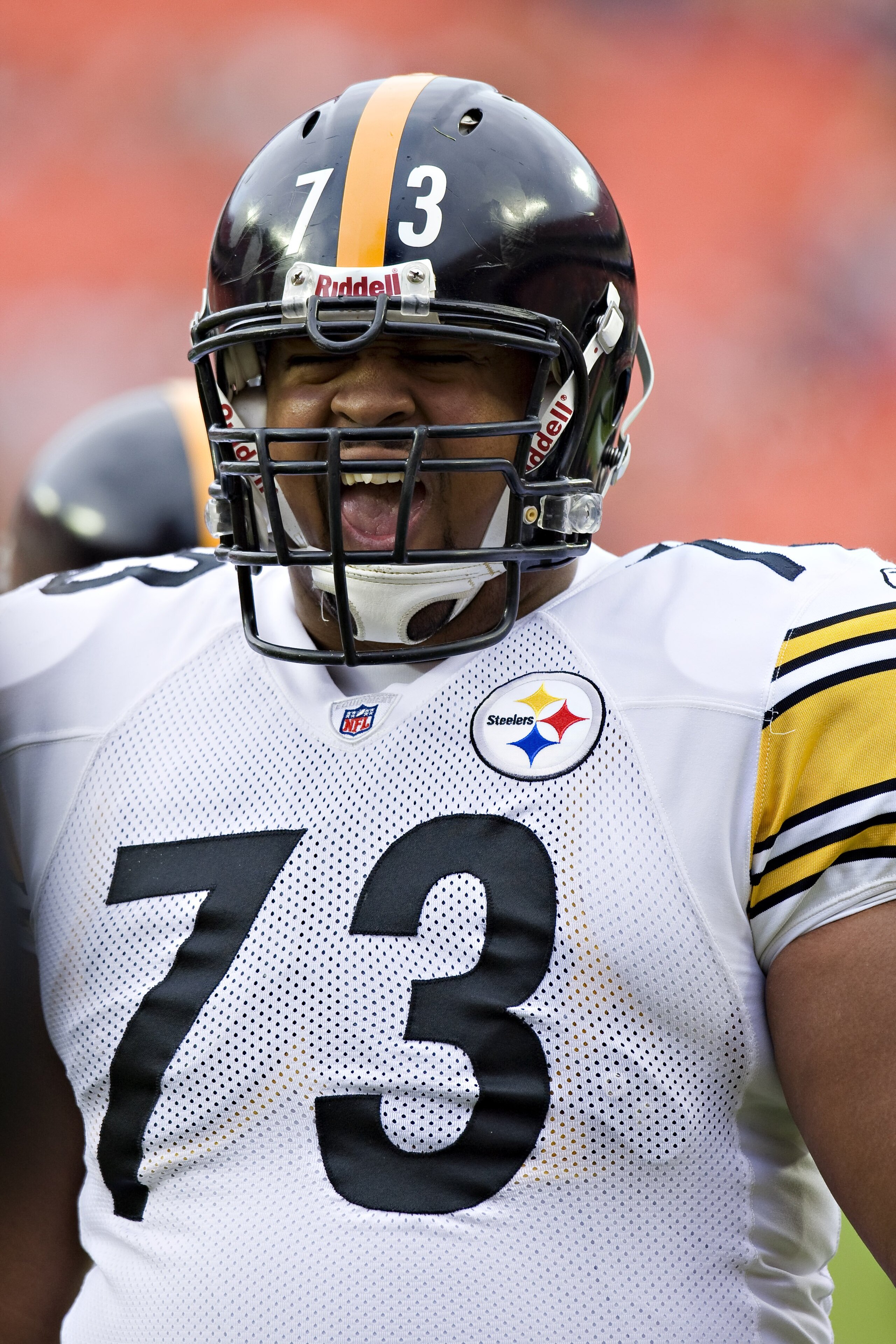 KANSAS CITY, MO - NOVEMBER 22:  Offensive tackle Ramon Foster #73 of the Pittsburgh Steelers warming up before a game against the Kansas City Chiefs at Arrowhead Stadium on November 22, 2009 in Kansas City, Missouri.  The Chiefs defeated the Steelers 27-2
