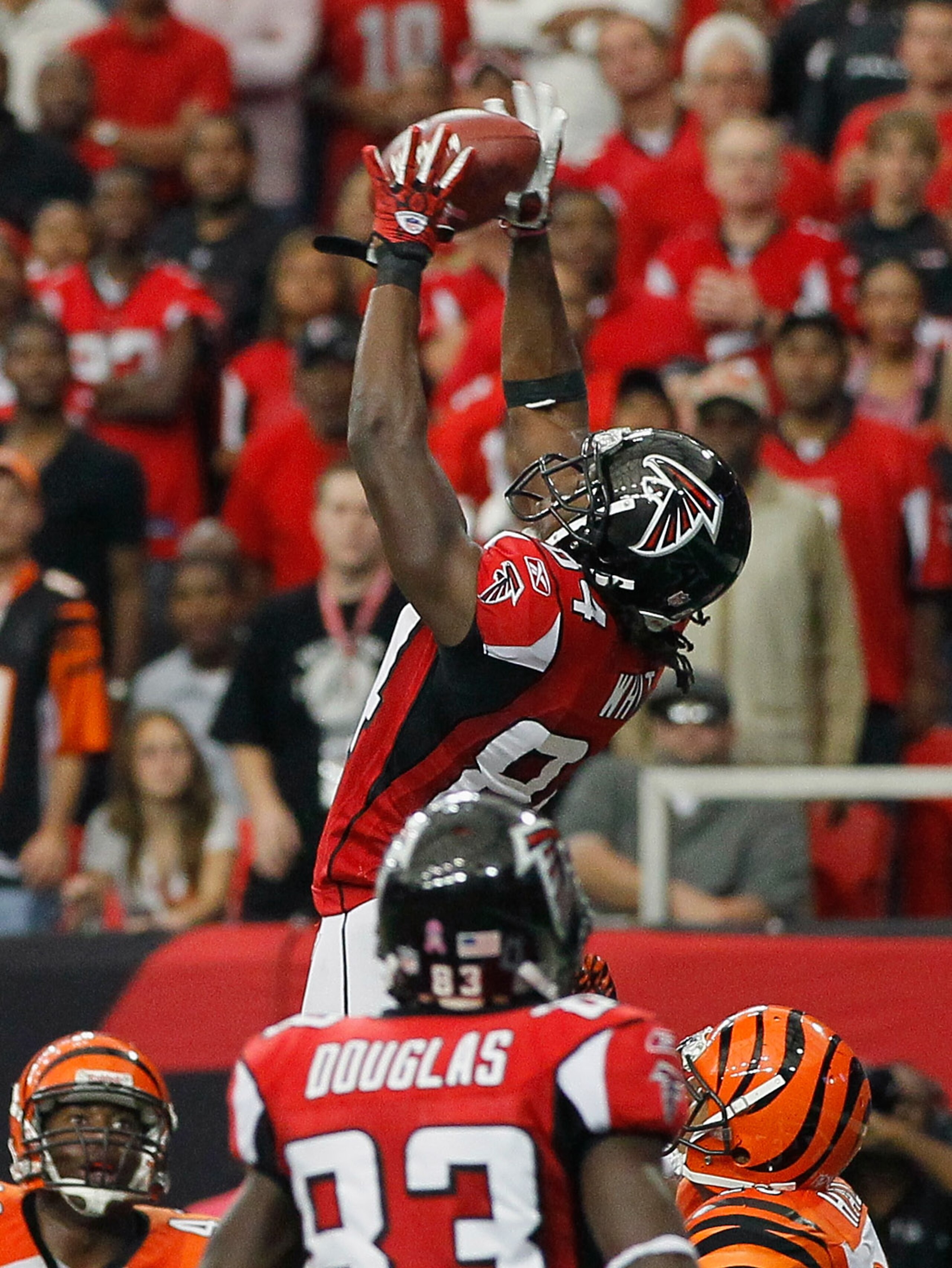 ATLANTA - OCTOBER 24: Roddy White #84 of the Atlanta Falcons pulls in this two-point conversion against the Cincinnati Bengals at Georgia Dome on October 24, 2010 in Atlanta, Georgia. (Photo by Kevin C. Cox/Getty Images) ATLANTA - OCTOBER 24: Roddy White #84 of the Atlanta Falcons pulls in this two-point conversion against the Cincinnati Bengals at Georgia Dome on October 24, 2010 in Atlanta, Georgia. (Photo by Kevin C. Cox/Getty Images)