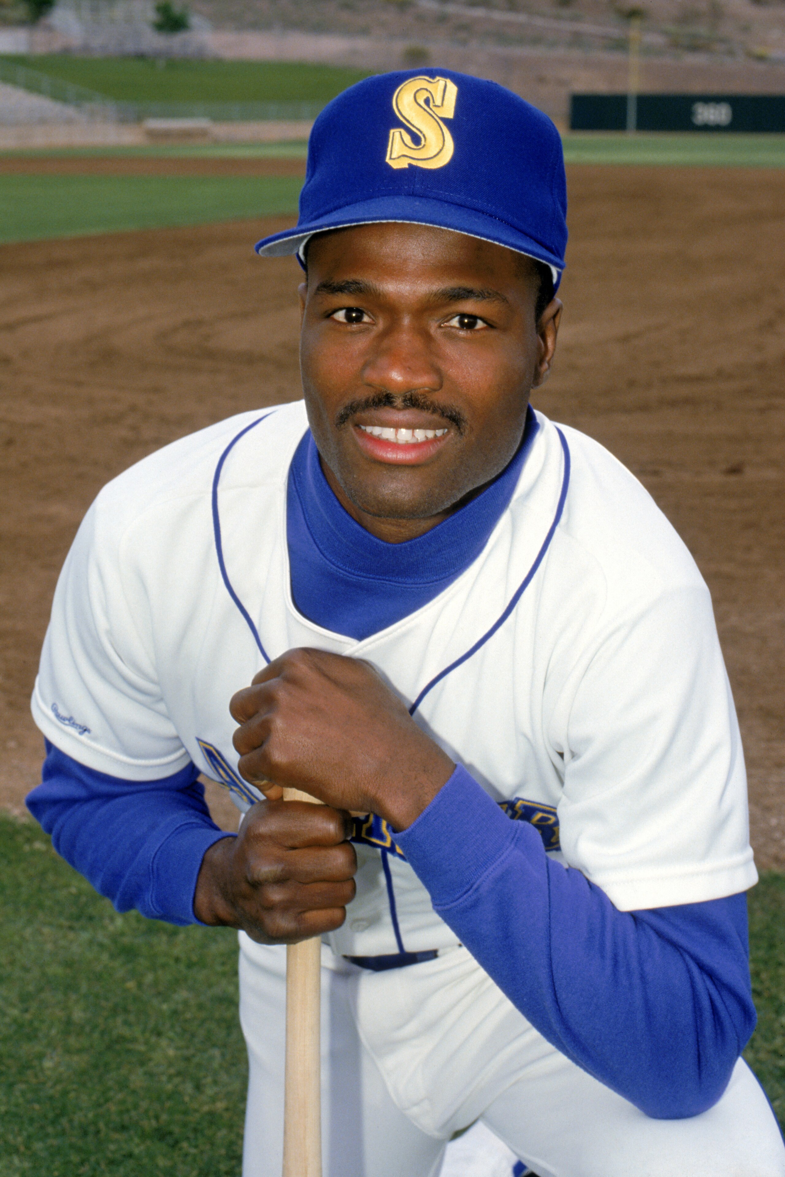 1991:  Harold Reynolds #4 of the Seattle Mariners poses for a portrait during the 1991 season.  (Photo by Otto Greule Jr/Getty Images)