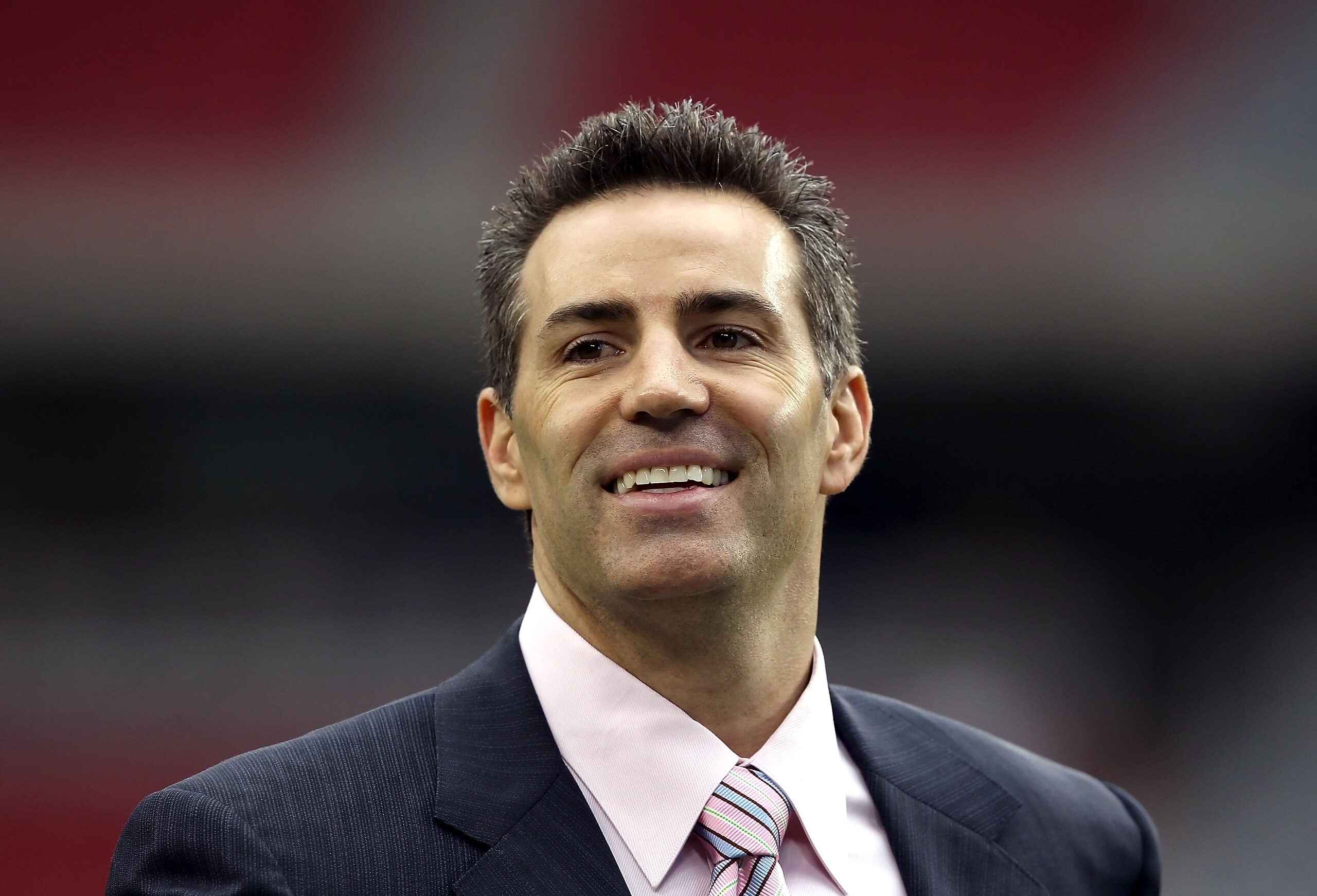 GLENDALE, AZ - OCTOBER 10: Former Arizona Cardinals quarterback Kurt Warner walks on the field prior to the NFL game against the New Orleans Saints at the University of Phoenix Stadium on October 10, 2010 in Glendale, Arizona. (Photo by Christian Peters GLENDALE, AZ - OCTOBER 10: Former Arizona Cardinals quarterback Kurt Warner walks on the field prior to the NFL game against the New Orleans Saints at the University of Phoenix Stadium on October 10, 2010 in Glendale, Arizona. (Photo by Christian Peters