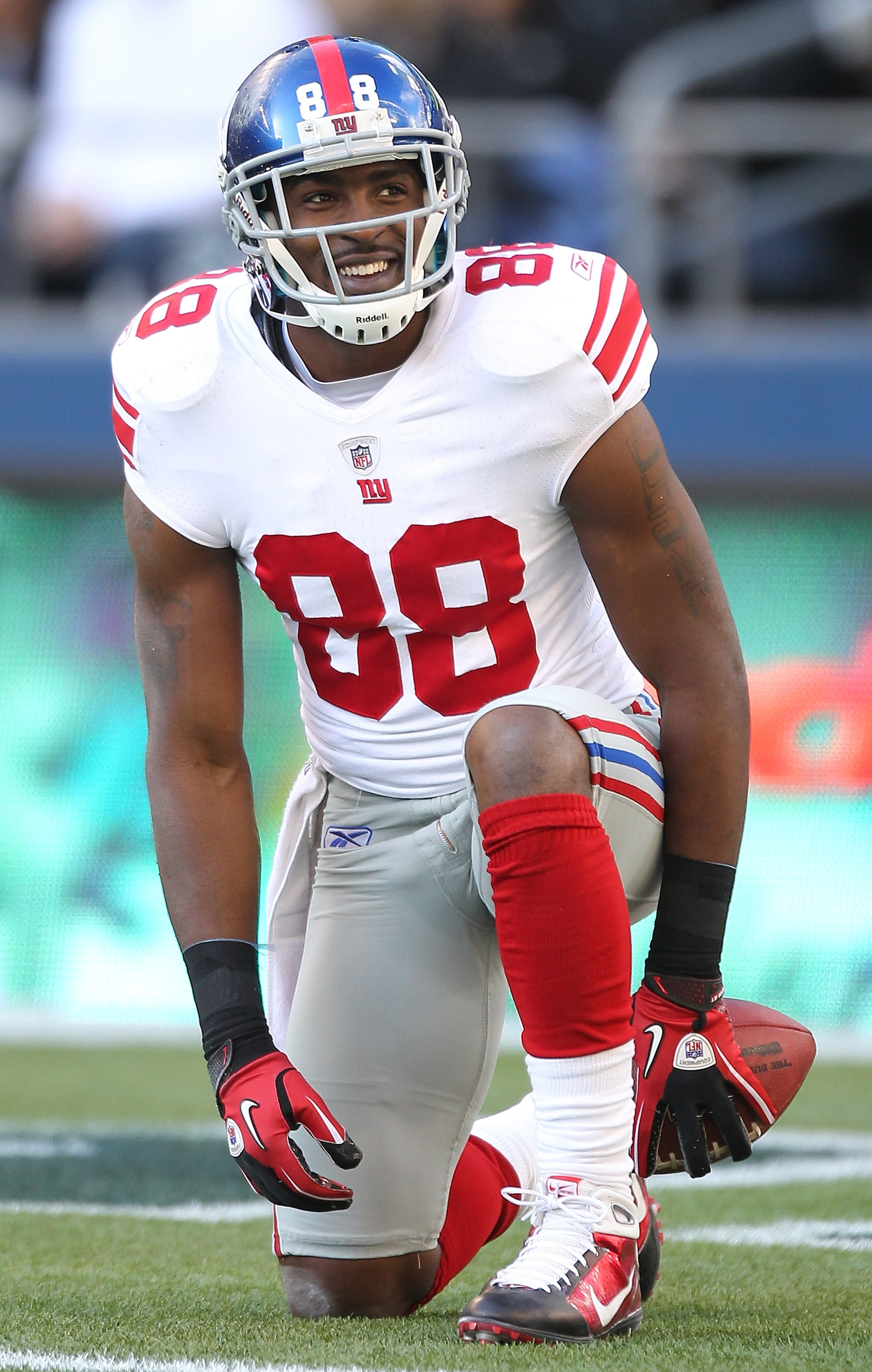 SEATTLE - NOVEMBER 07: Wide receiver Hakeem Nicks #88 of the New York Giants smiles after scoring a touchdown against the Seattle Seahawks at Qwest Field on November 7, 2010 in Seattle, Washington. The Giants defeated the Seahawks 41-7. (Photo by Otto Gr SEATTLE - NOVEMBER 07: Wide receiver Hakeem Nicks #88 of the New York Giants smiles after scoring a touchdown against the Seattle Seahawks at Qwest Field on November 7, 2010 in Seattle, Washington. The Giants defeated the Seahawks 41-7. (Photo by Otto Gr