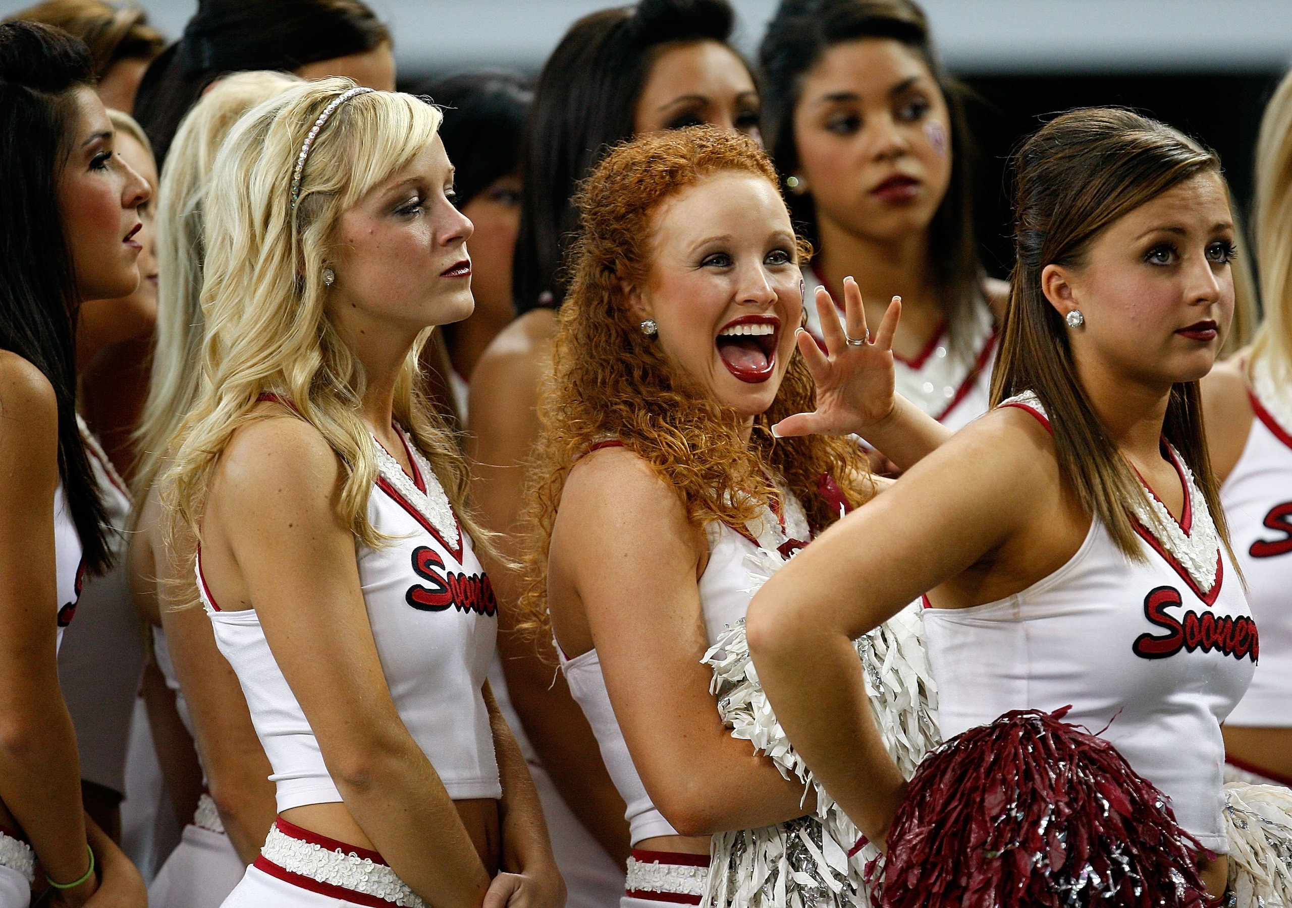 ARLINGTON, TX - SEPTEMBER 05:  The Oklahoma Sooners cheerleaders at Cowboys Stadium on September 5, 2009 in Arlington, Texas.  (Photo by Ronald Martinez/Getty Images)