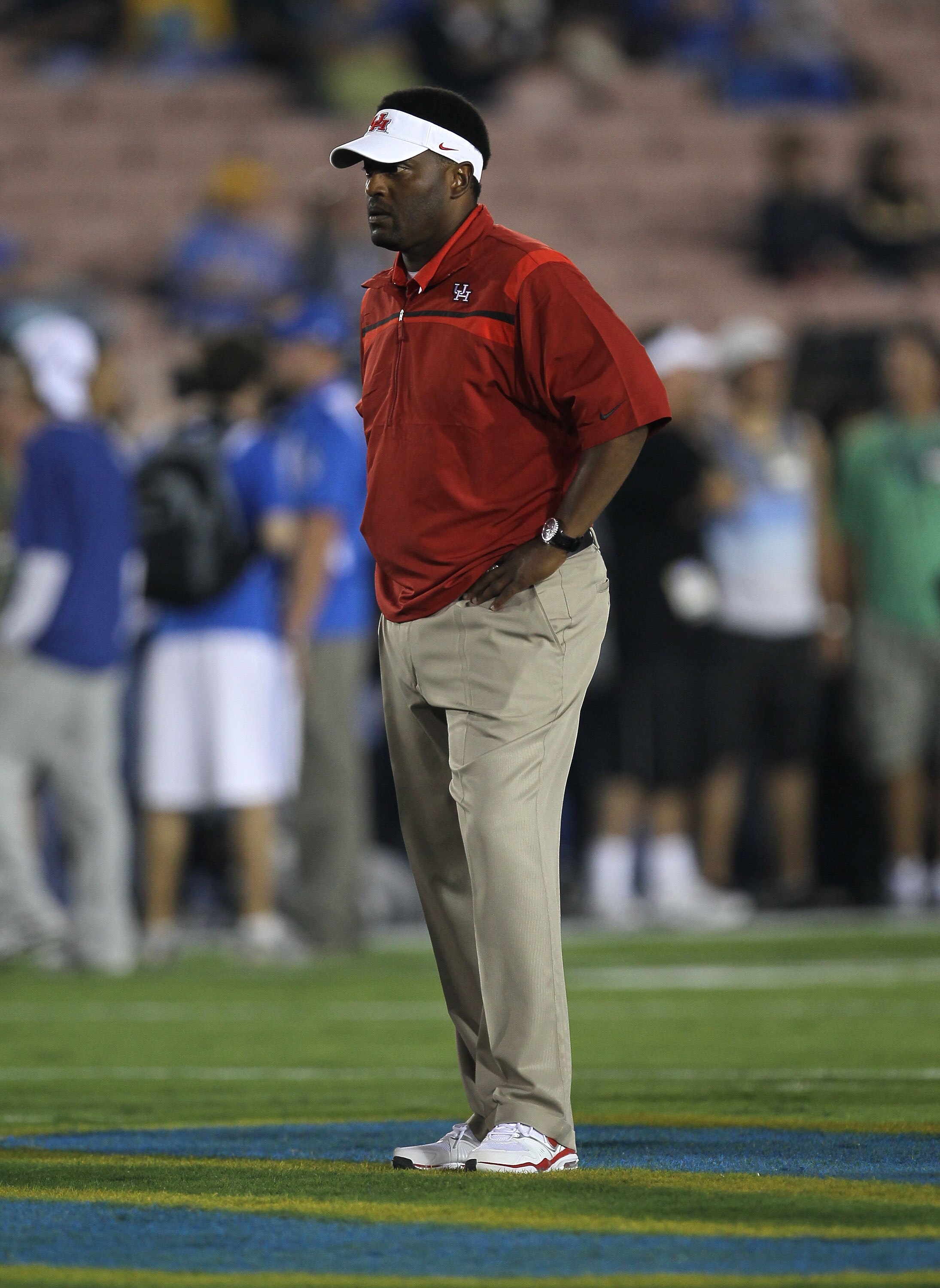 PASADENA, CA - SEPTEMBER 18:  Head coach Kevin Sumlin of the Houston Cougars during warmups for the game with the UCLA Bruins at the Rose Bowl on September 18, 2010 in Pasadena, California.  (Photo by Stephen Dunn/Getty Images)