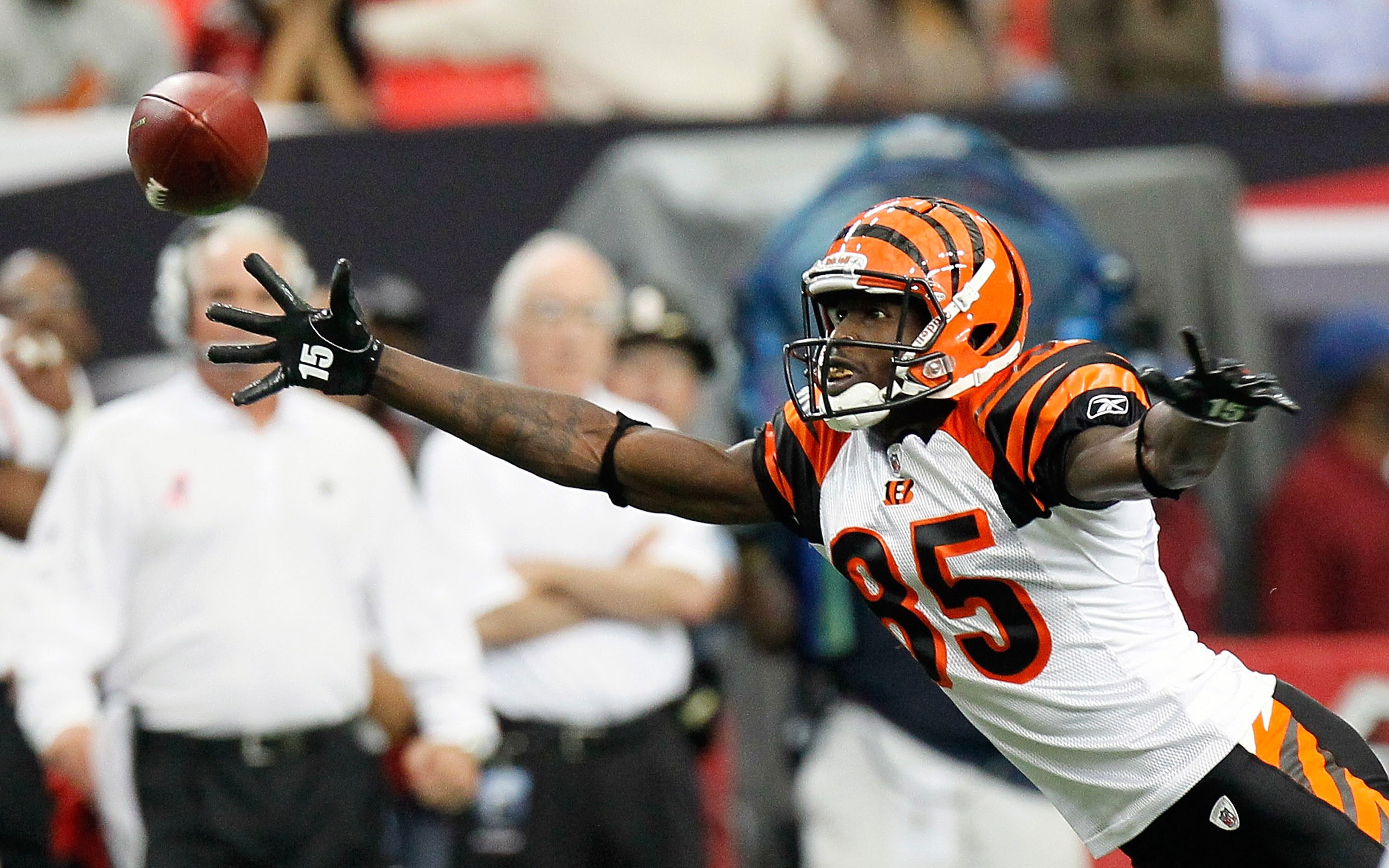 ATLANTA - OCTOBER 24:  Chad Ochocinco #85 of the Cincinnati Bengals fails to pull in this reception against the Atlanta Falcons at Georgia Dome on October 24, 2010 in Atlanta, Georgia.  (Photo by Kevin C. Cox/Getty Images)