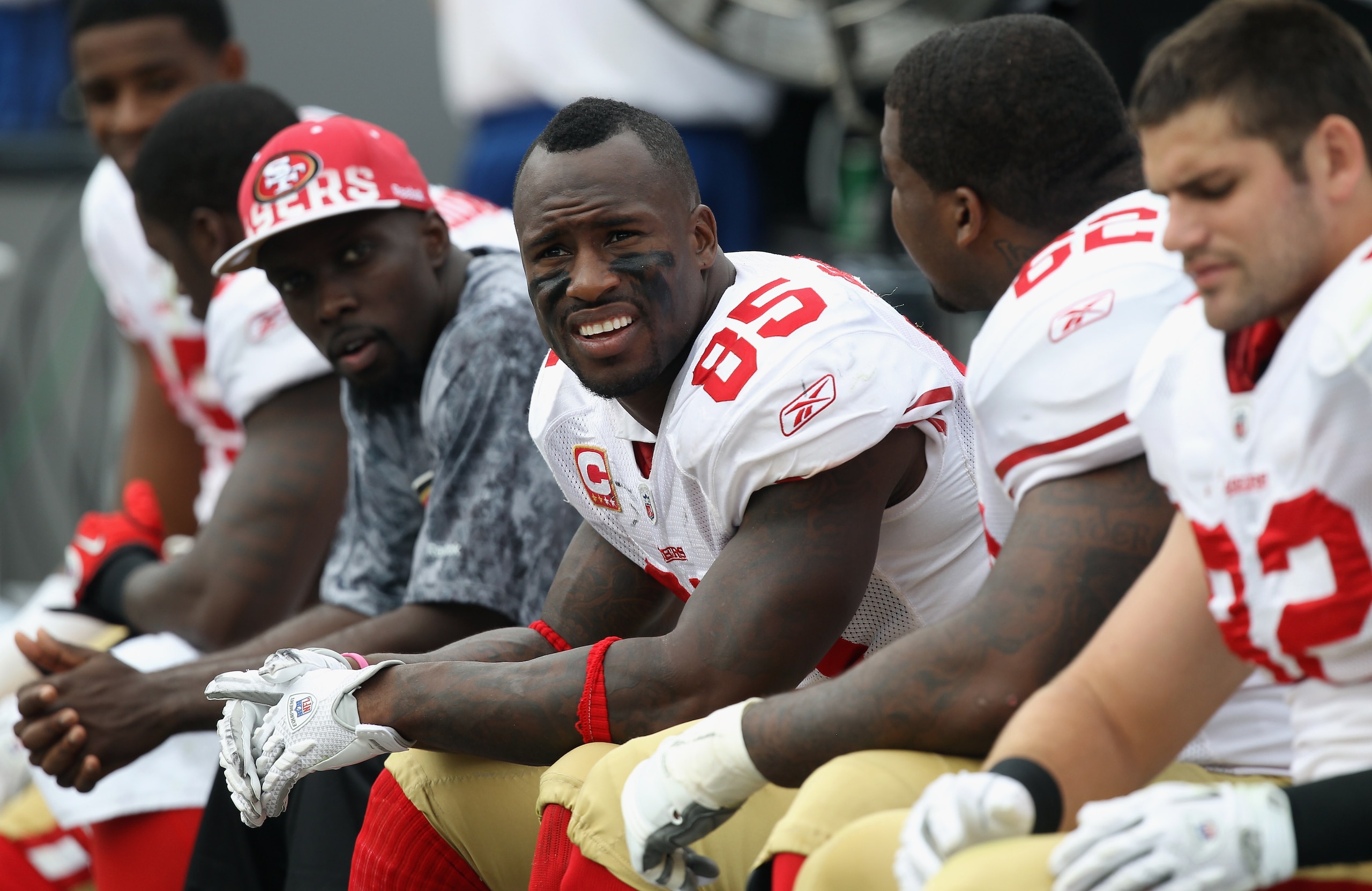 CHARLOTTE, NC - OCTOBER 24:  Vernon Davis #85 of the San Francisco 49ers watches on during their game against the Carolina Panthers at Bank of America Stadium on October 24, 2010 in Charlotte, North Carolina.  (Photo by Streeter Lecka/Getty Images)