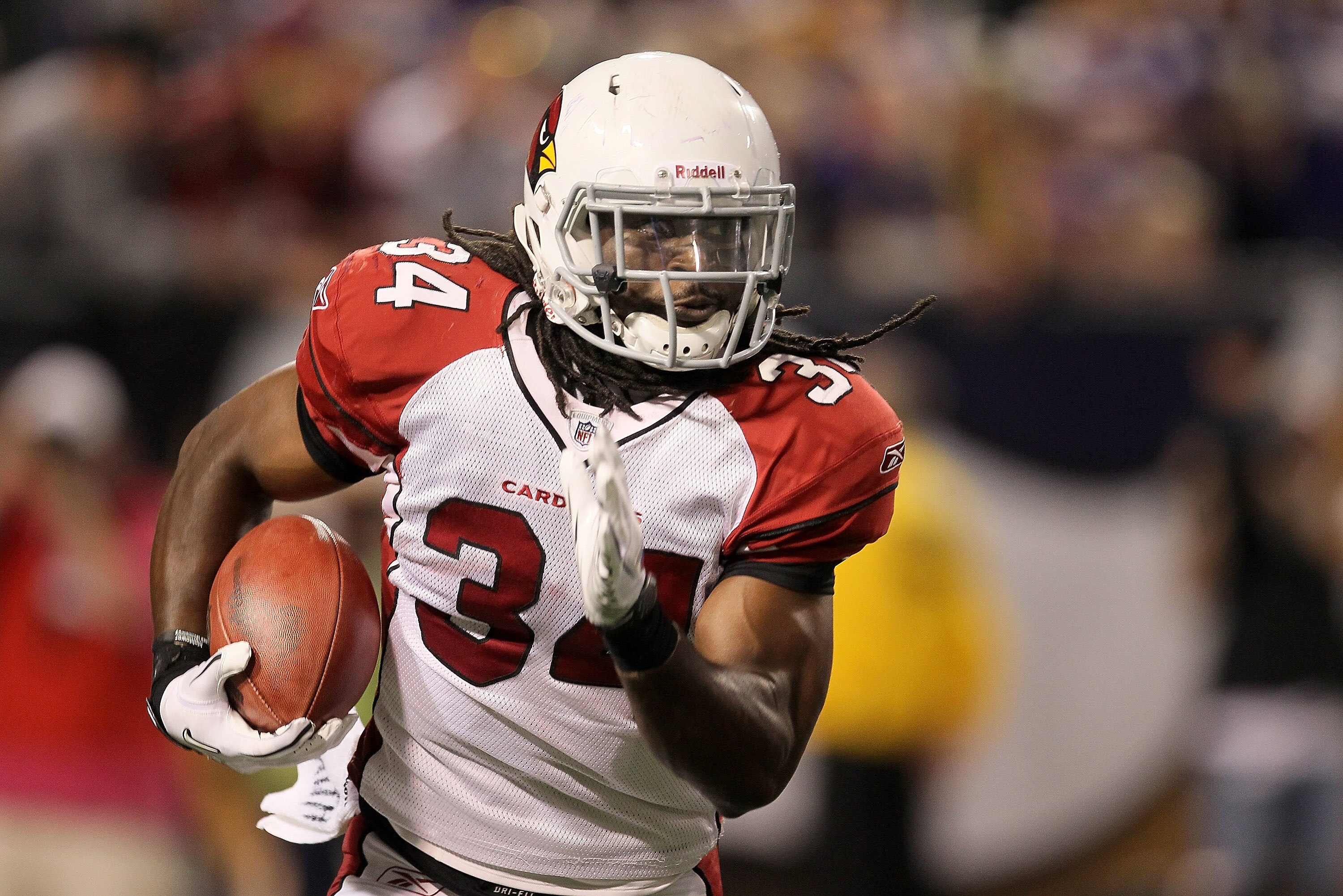 MINNEAPOLIS - NOVEMBER 07:  Running back Tim Hightower #34 of the Arizona Cardinals carries the ball against the Minnesota Vikings at Hubert H. Humphrey Metrodome on November 7, 2010 in Minneapolis, Minnesota. The Vikings won 27-24 in overtime.  (Photo by