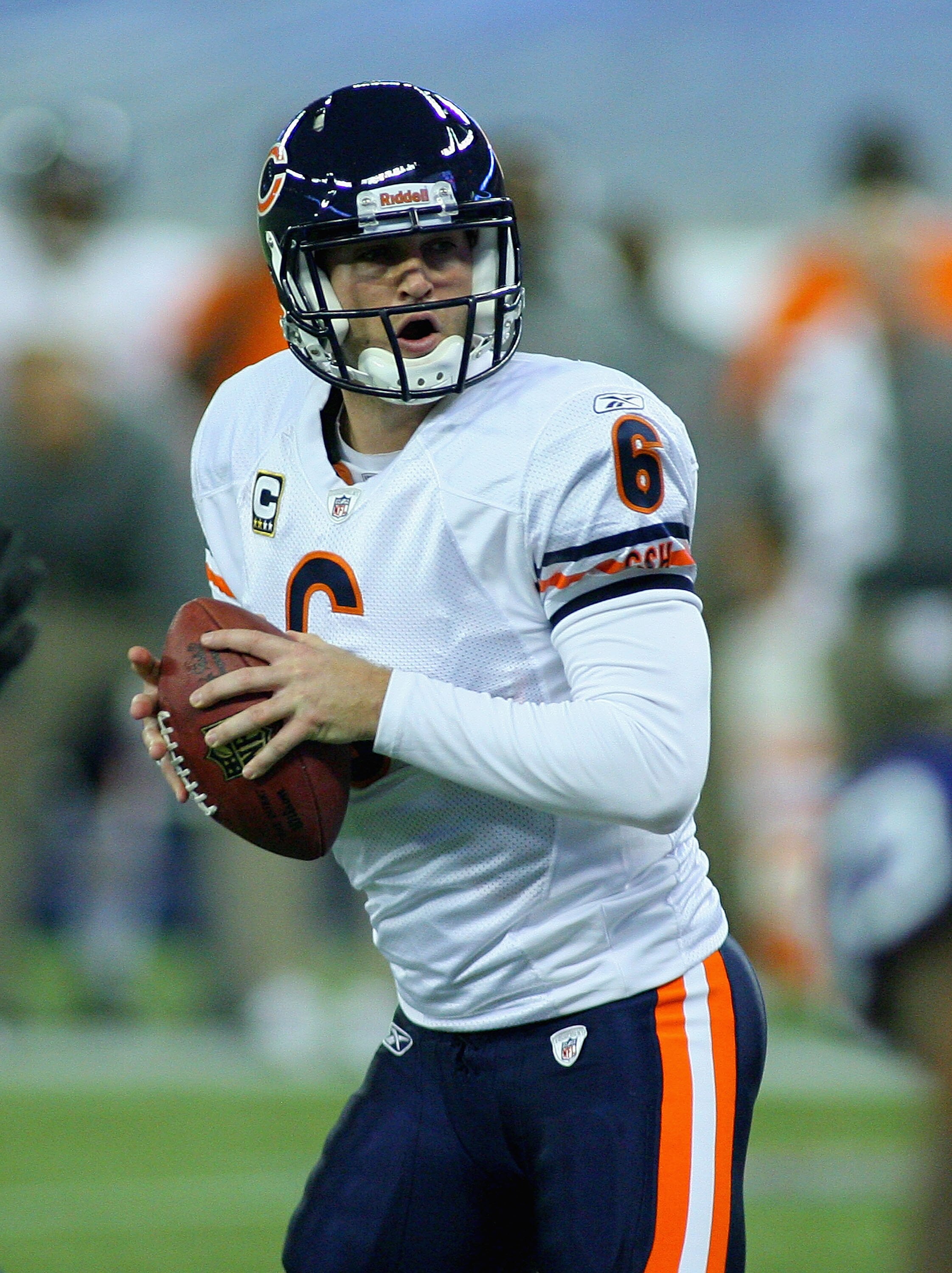 TORONTO, ON - NOVEMBER 07:  Jay Cutler # 6 of the Chicago Bears readies to pass against the Buffalo Bills  at Rogers Centre on November 7, 2010 in Toronto, Canada. Chicago won 22-19.  (Photo by Rick Stewart/Getty Images)