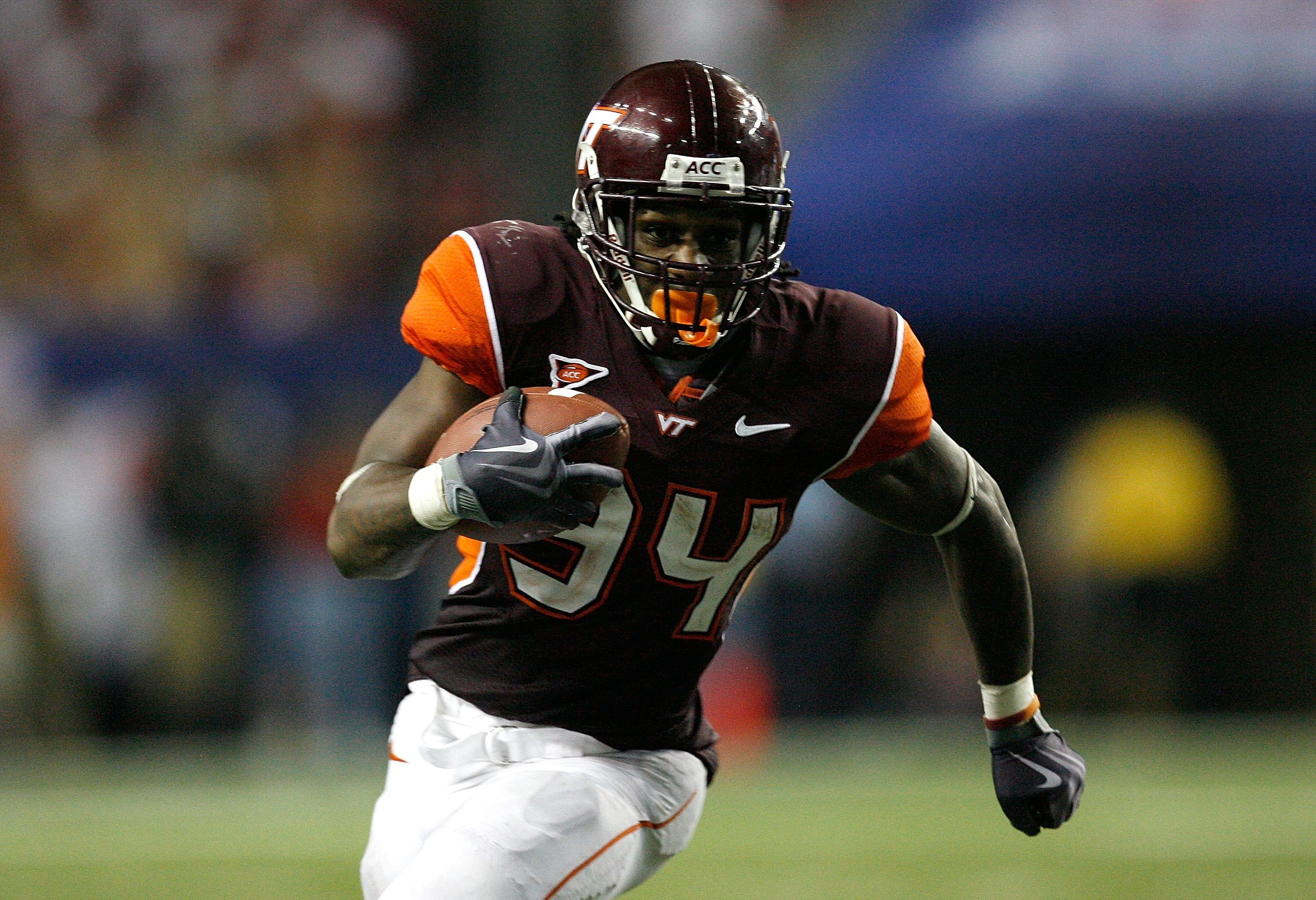 ATLANTA - SEPTEMBER 05:  Ryan Williams #34 of the Virginia Tech Hokies against the Alabama Crimson Tide during the Chick-fil-A Kickoff Game at Georgia Dome on September 5, 2009 in Atlanta, Georgia.  (Photo by Kevin C. Cox/Getty Images)