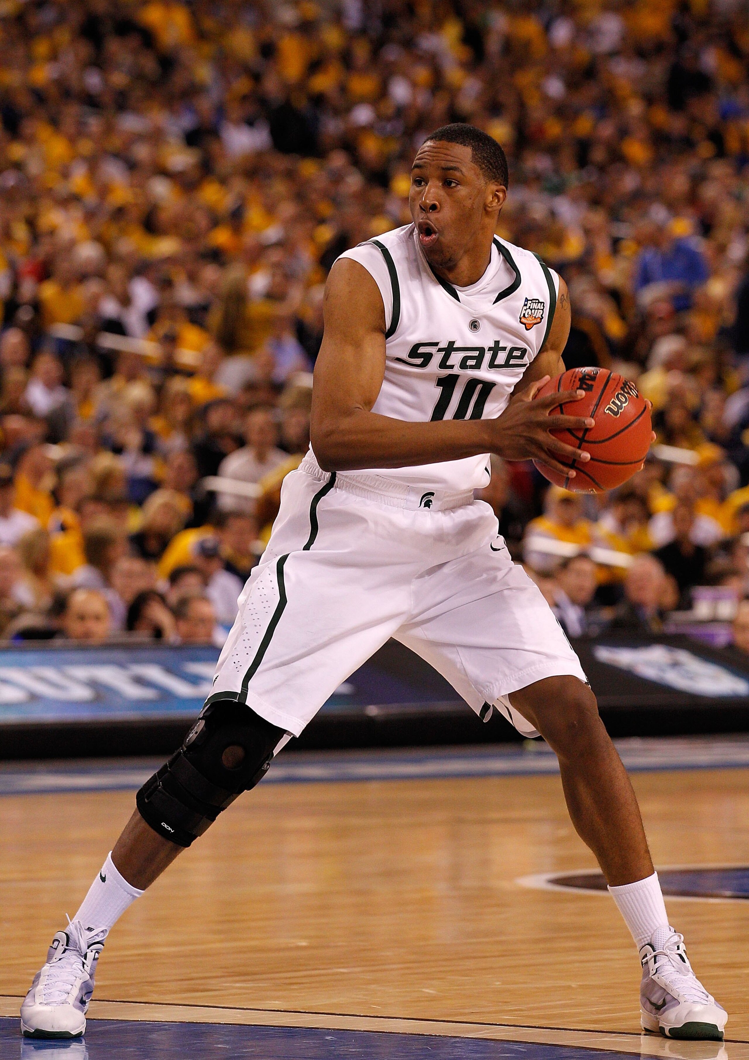 INDIANAPOLIS - APRIL 03: Delvon Roe #10 of the Michigan State Spartans with the ball against the Butler Bulldogs during the National Semifinal game of the 2010 NCAA Division I Men's Basketball Championship on April 3, 2010 in Indianapolis, Indiana. (Pho INDIANAPOLIS - APRIL 03: Delvon Roe #10 of the Michigan State Spartans with the ball against the Butler Bulldogs during the National Semifinal game of the 2010 NCAA Division I Men's Basketball Championship on April 3, 2010 in Indianapolis, Indiana. (Pho