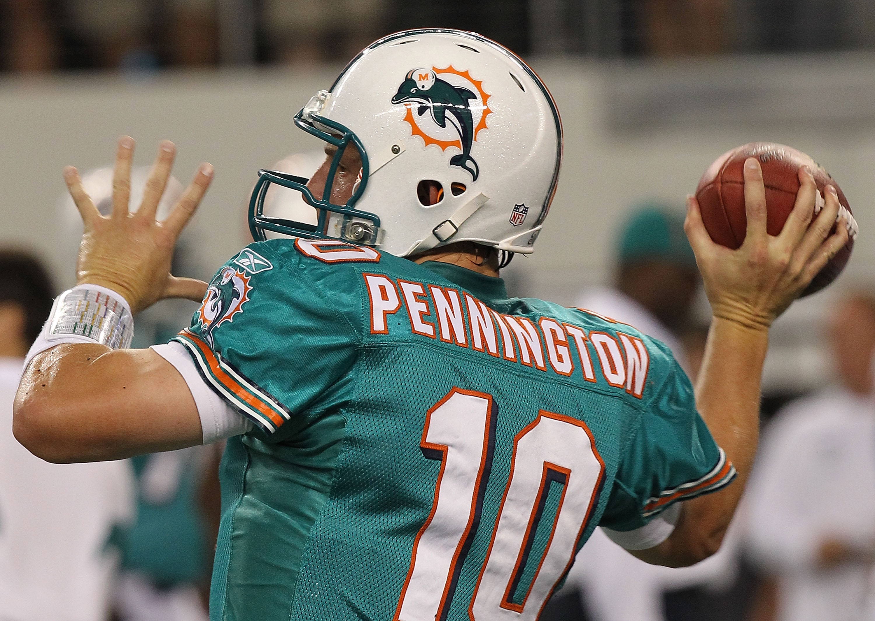 ARLINGTON, TX - SEPTEMBER 02:  Quarterback Chad  Pennington #10 of the Miami Dolphins walks off the field against the Dallas Cowboys during a preseason game at Cowboys Stadium on September 2, 2010 in Arlington, Texas.  (Photo by Ronald Martinez/Getty Imag