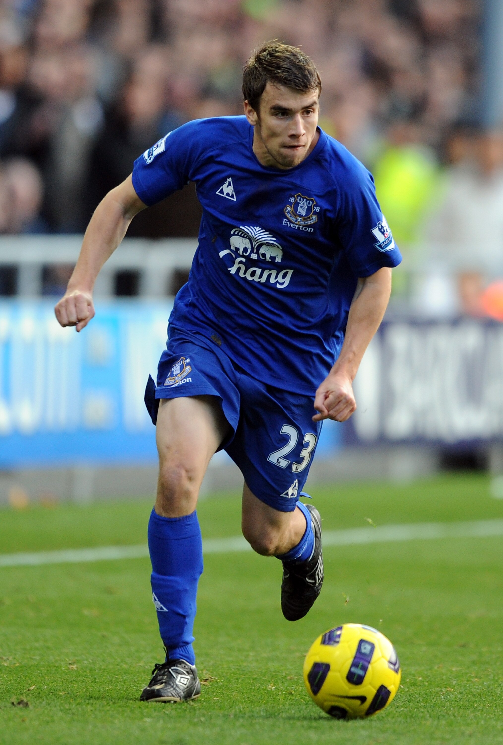 BLACKPOOL, ENGLAND - NOVEMBER 06:  Seamus Coleman of Everton in action during the Barclays Premier League match between Blackpool and Everton at Bloomfield Road on November 6, 2010 in Blackpool, England.  (Photo by Chris Brunskill/Getty Images)