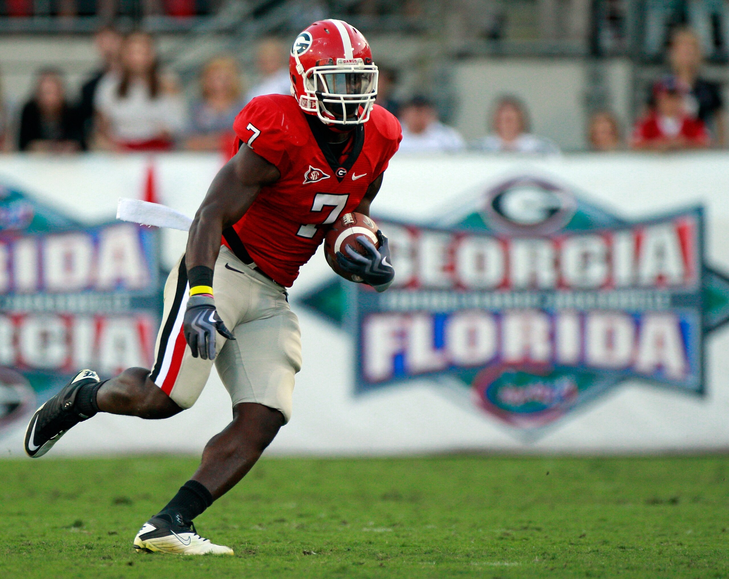 JACKSONVILLE, FL - OCTOBER 30: Orson Charles #7 of the Georgia Bulldogs runs for yardage during the game against the Florida Gators at EverBank Field on October 30, 2010 in Jacksonville, Florida. (Photo by Sam Greenwood/Getty Images) JACKSONVILLE, FL - OCTOBER 30: Orson Charles #7 of the Georgia Bulldogs runs for yardage during the game against the Florida Gators at EverBank Field on October 30, 2010 in Jacksonville, Florida. (Photo by Sam Greenwood/Getty Images)