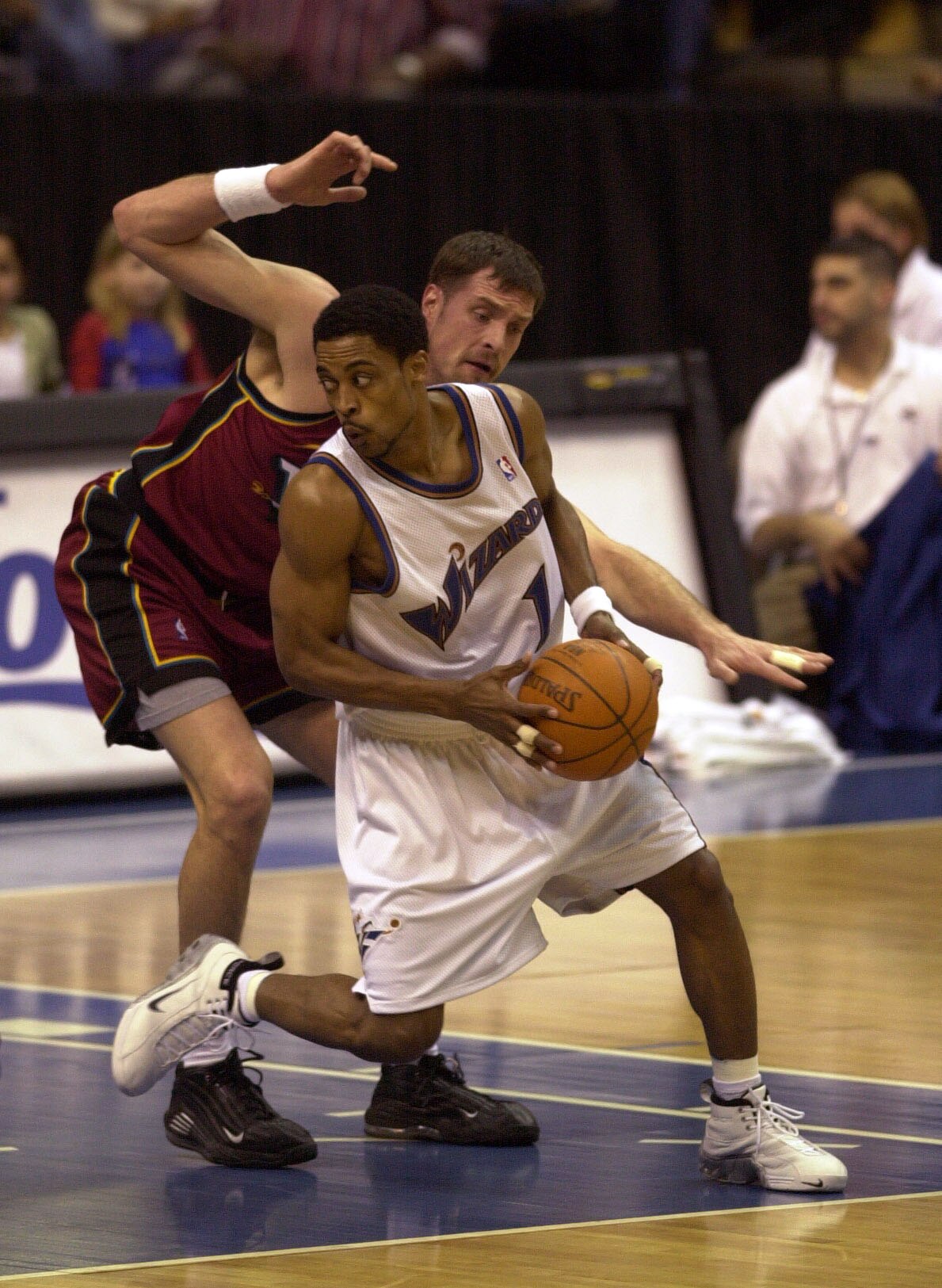 4 Mar 2000:  Rod Strickland #1 of the Washington Wizards tries to get around Christian Laettner #32 of the Detroit Pistons during first half action at the MCI Center in Washington D.C. <<DIGITAL IMAGE>> Mandatory Credit: Doug Pensinger/ALLSPORT