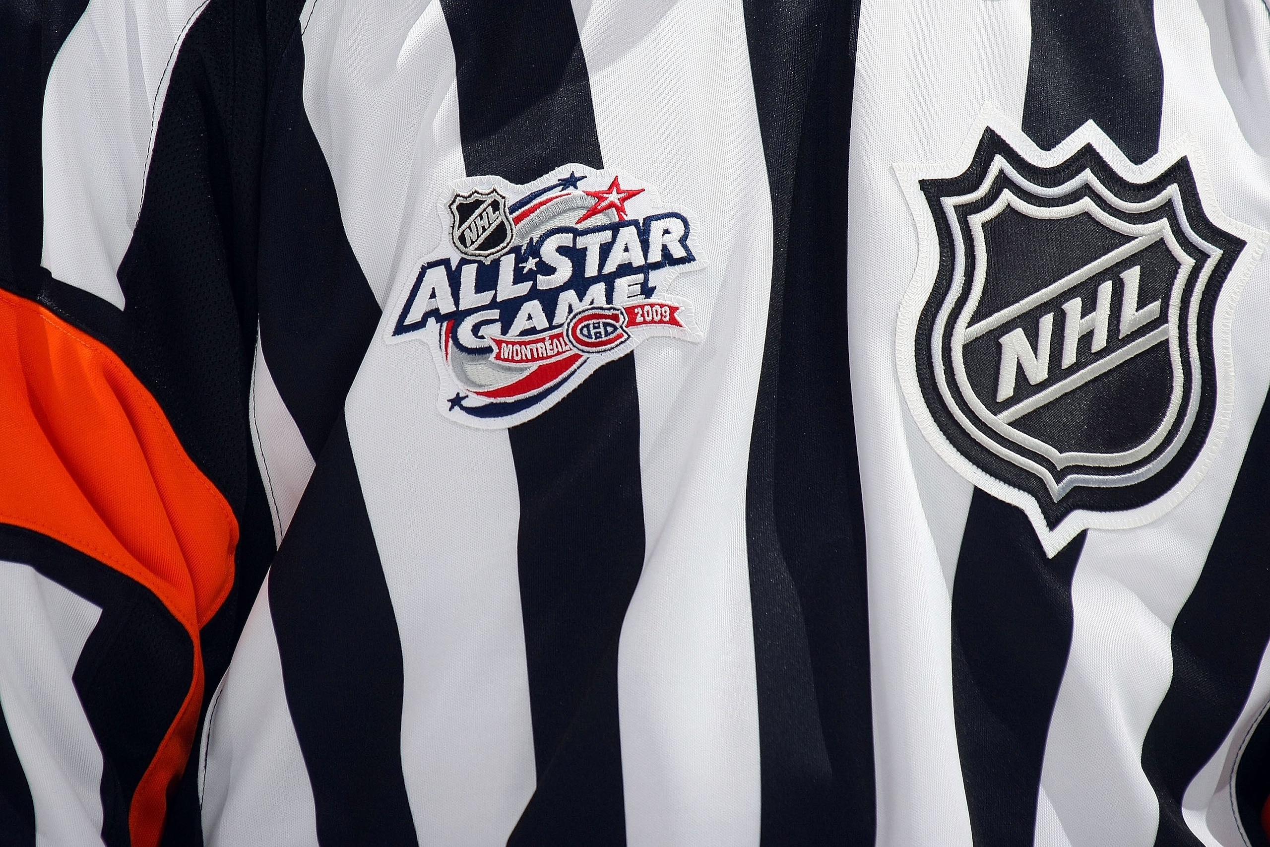MONTREAL - JANUARY 24:  A detailed view of an NHL referee's jersey during the Honda NHL Superskills competition as part of the 2009 NHL All-Star weekend on January 24, 2009 at the Bell Centre in Montreal, Canada. (Photo by Bruce Bennett/Getty Images)