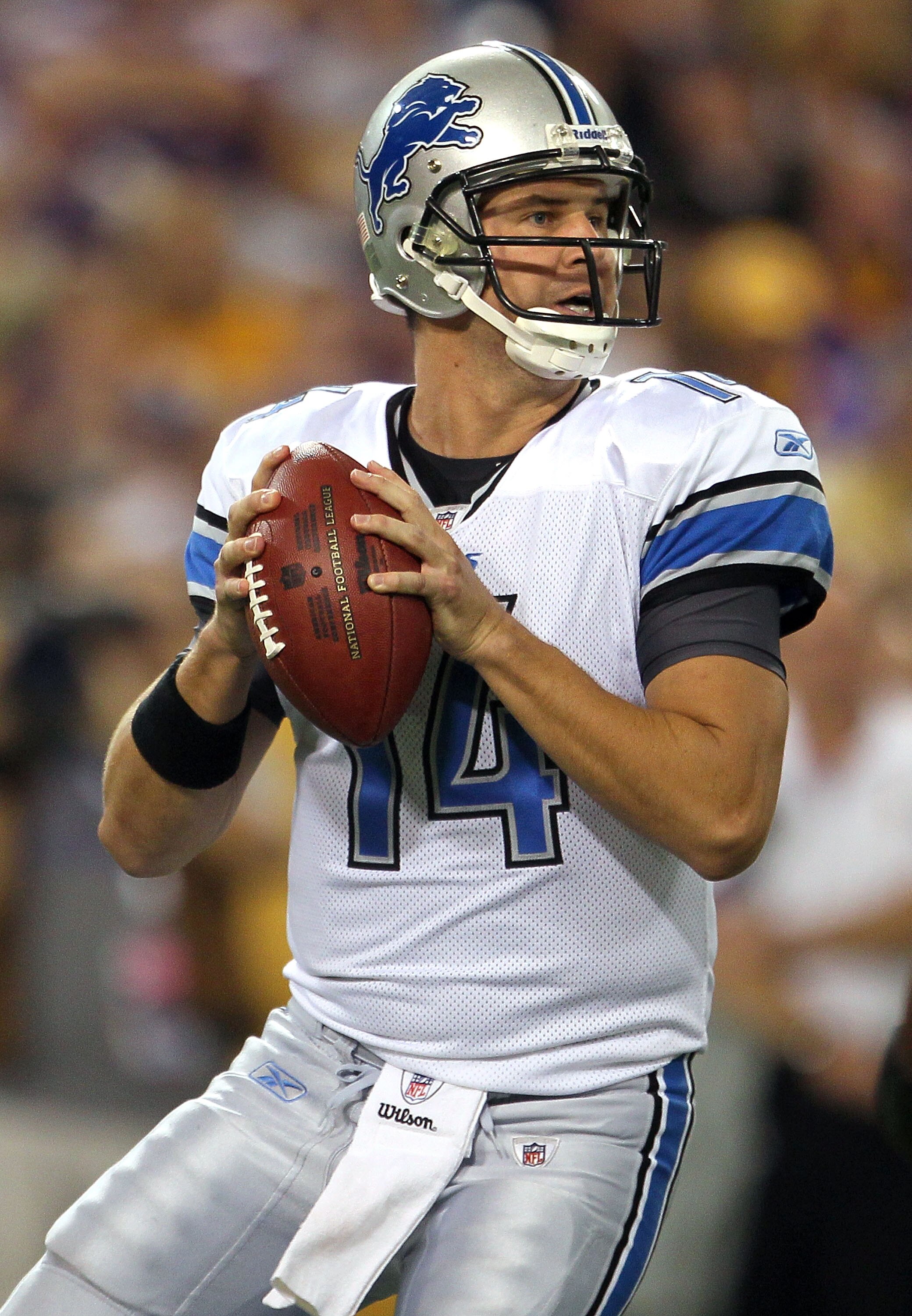 MINNEAPOLIS - SEPTEMBER 26:  Quarterback Shaun Hill #14 of the Detroit Lions drops back to pass against the Minnesota Vikings at Mall of America Field on September 26, 2010 in Minneapolis, Minnesota.  (Photo by Jeff Gross/Getty Images)