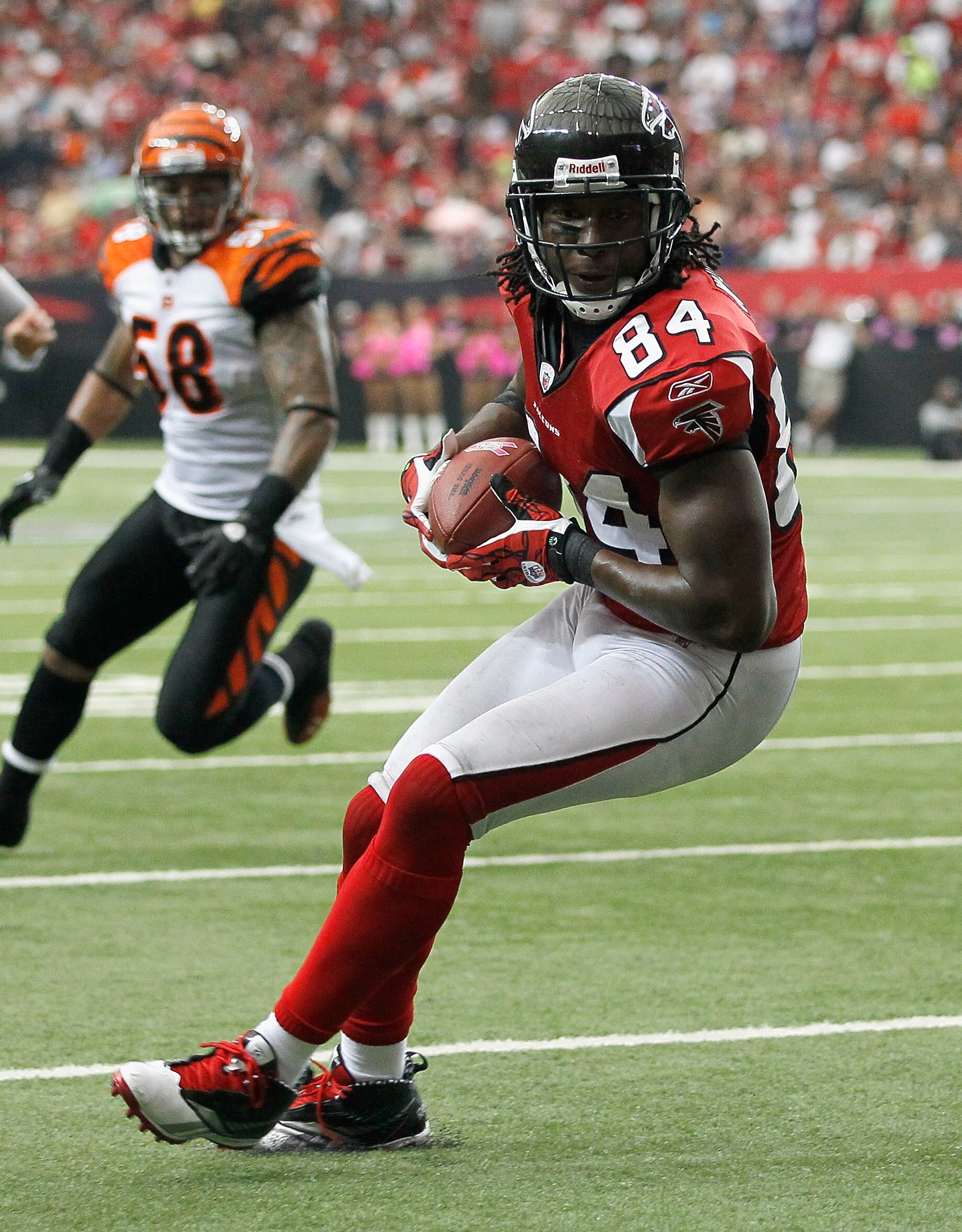 ATLANTA - OCTOBER 24:  Roddy White #84 of the Atlanta Falcons against the Cincinnati Bengals at Georgia Dome on October 24, 2010 in Atlanta, Georgia.  (Photo by Kevin C. Cox/Getty Images)